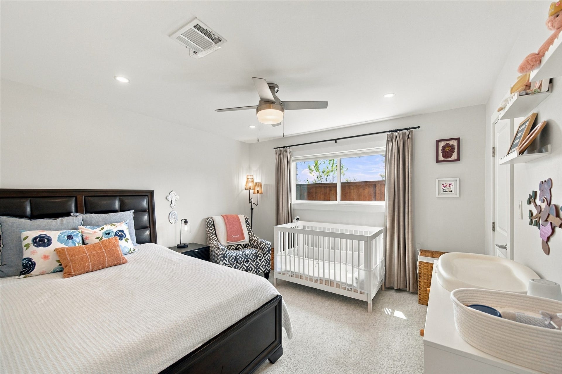 10823 Chimney Rock Road, Houston, TX 77096 Bedroom