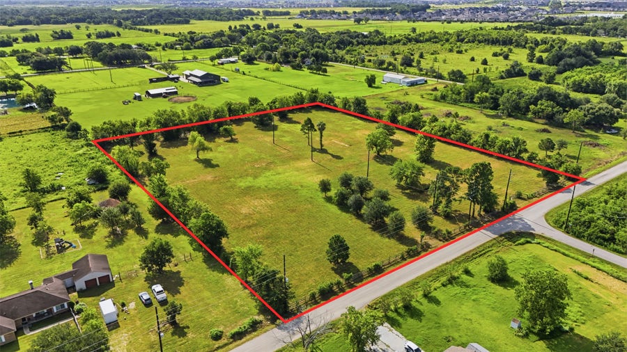 Property photo for 8511 County Road 79, Iowa Colony, TX