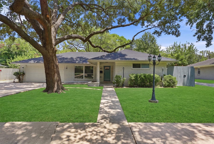 Property photo for 11907 Renwick Drive, Houston, TX