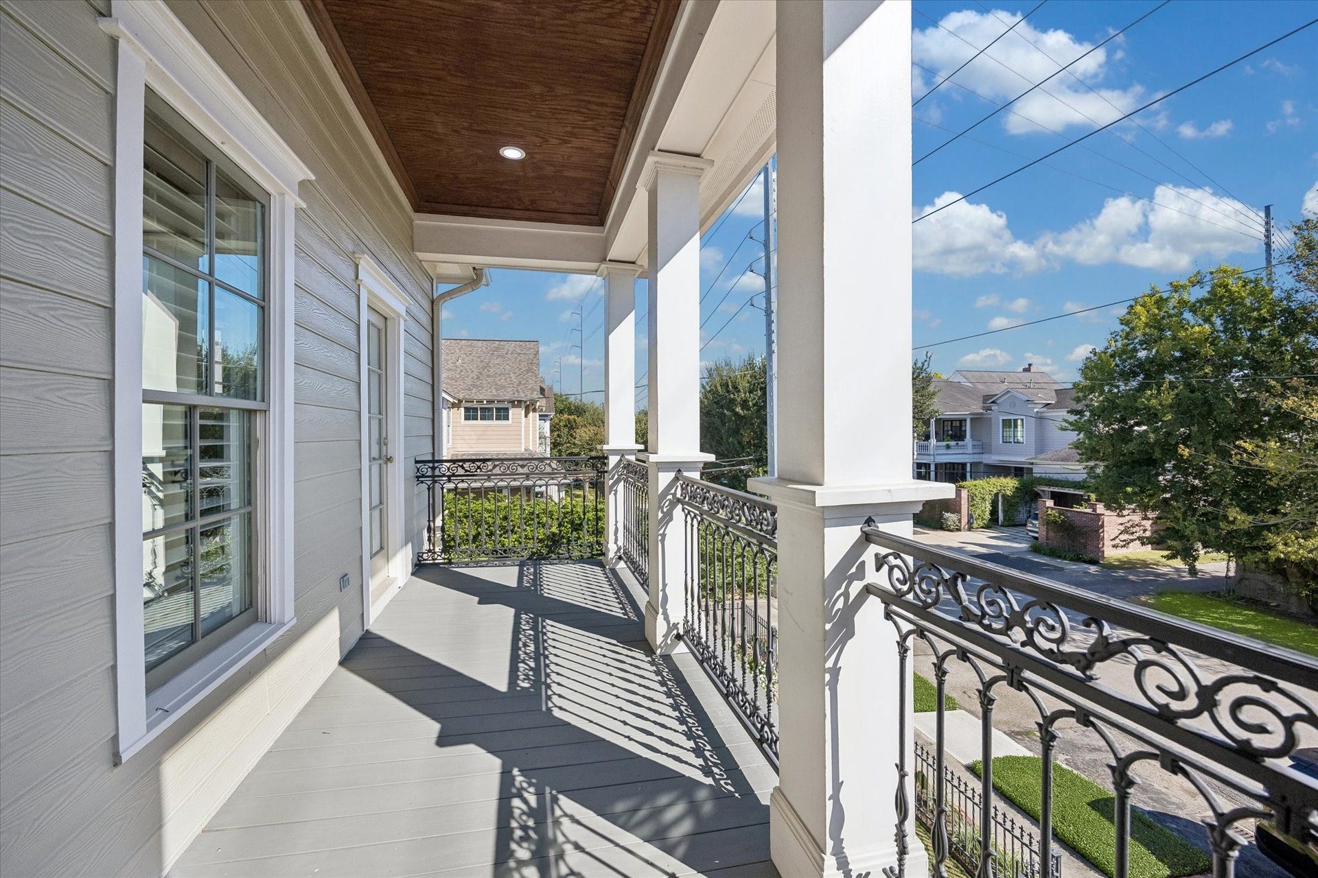 707 W 9th Street, Houston, TX 77007 707 W 9th Street, Houston, TX 77007