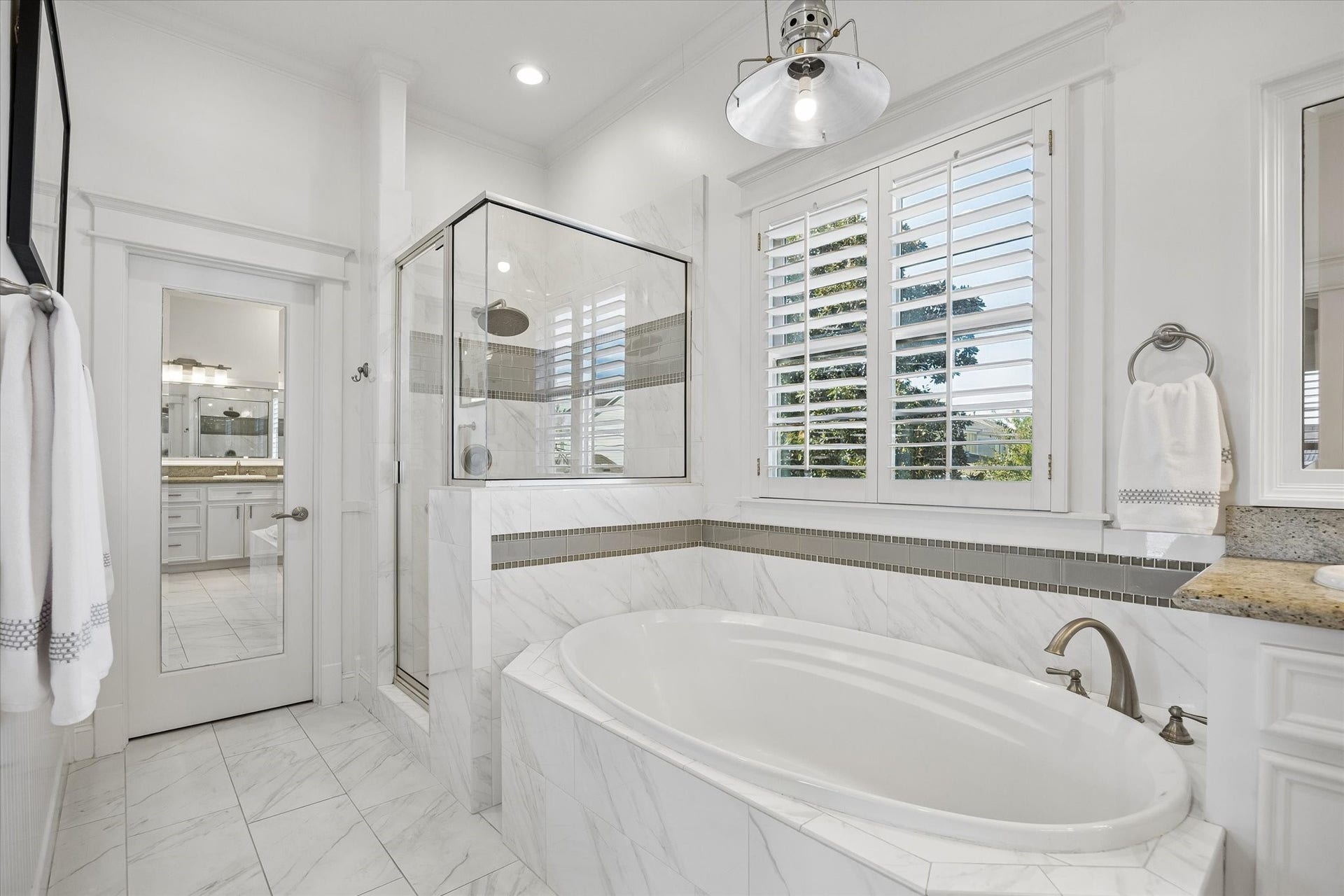 707 W 9th Street, Houston, TX 77007 707 W 9th Street, Houston, TX 77007