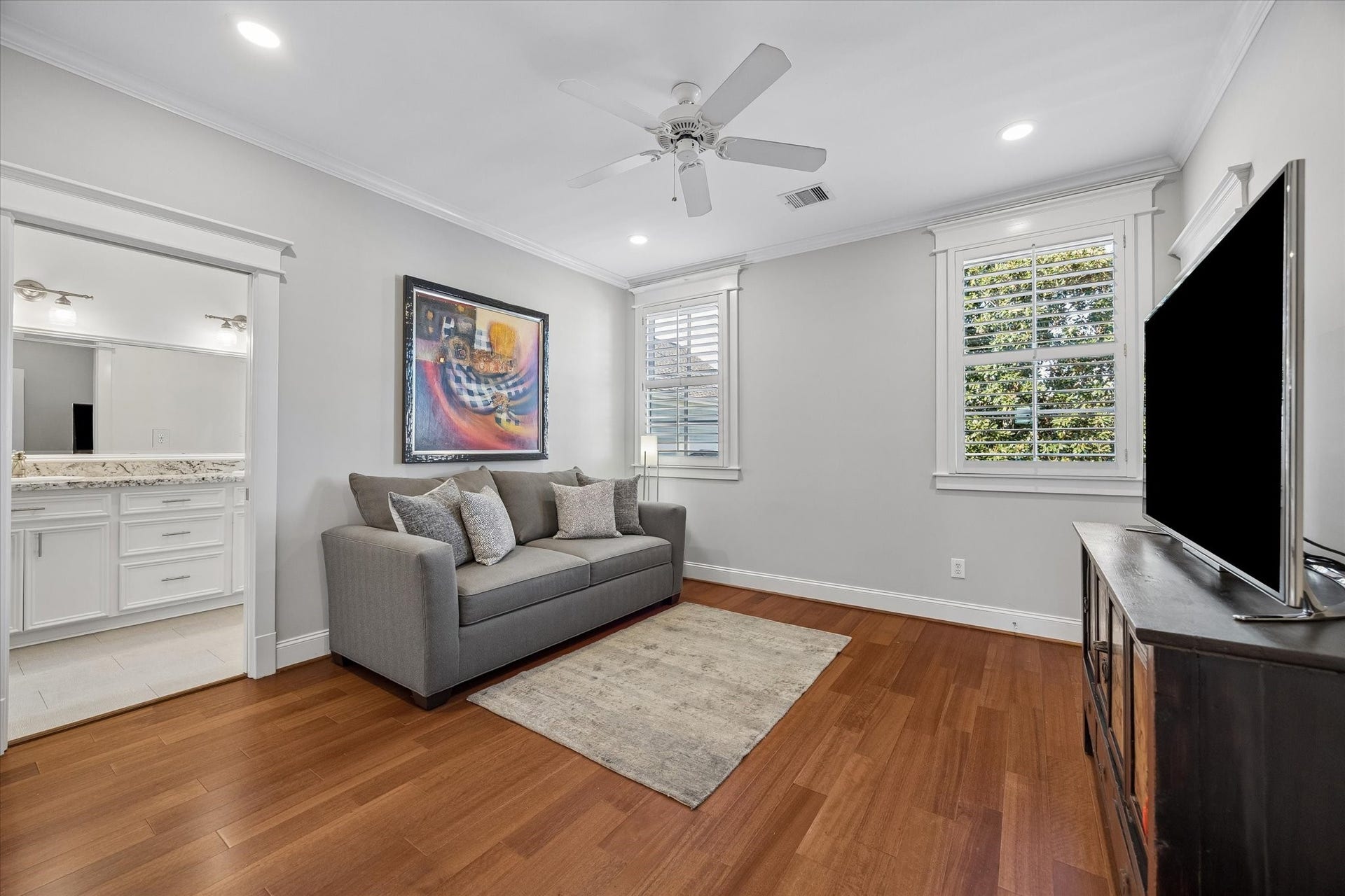 707 W 9th Street, Houston, TX 77007 707 W 9th Street, Houston, TX 77007