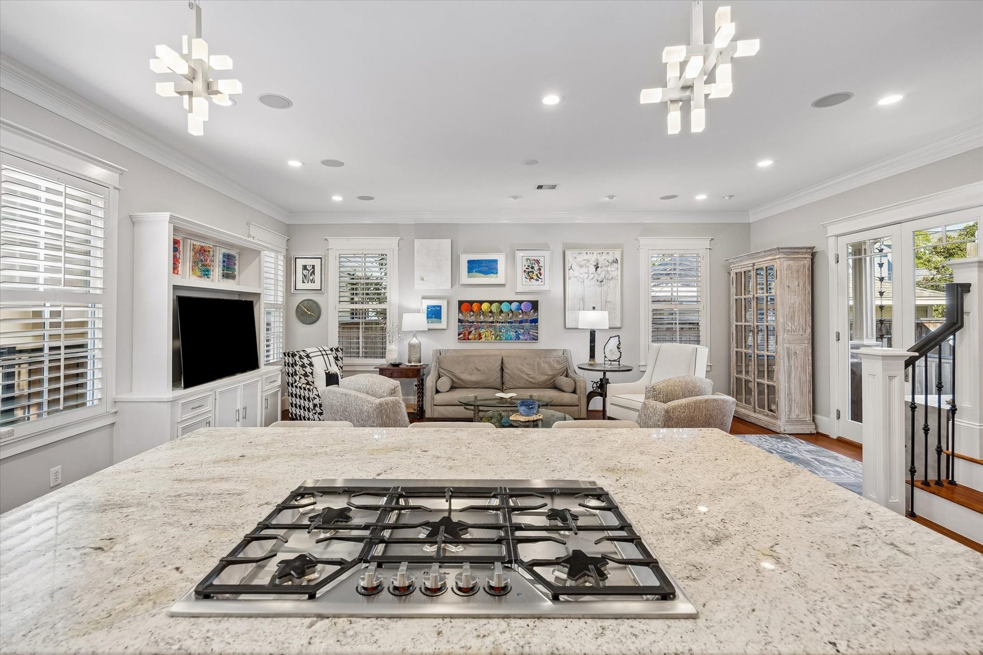 707 W 9th Street, Houston, TX 77007 707 W 9th Street, Houston, TX 77007
