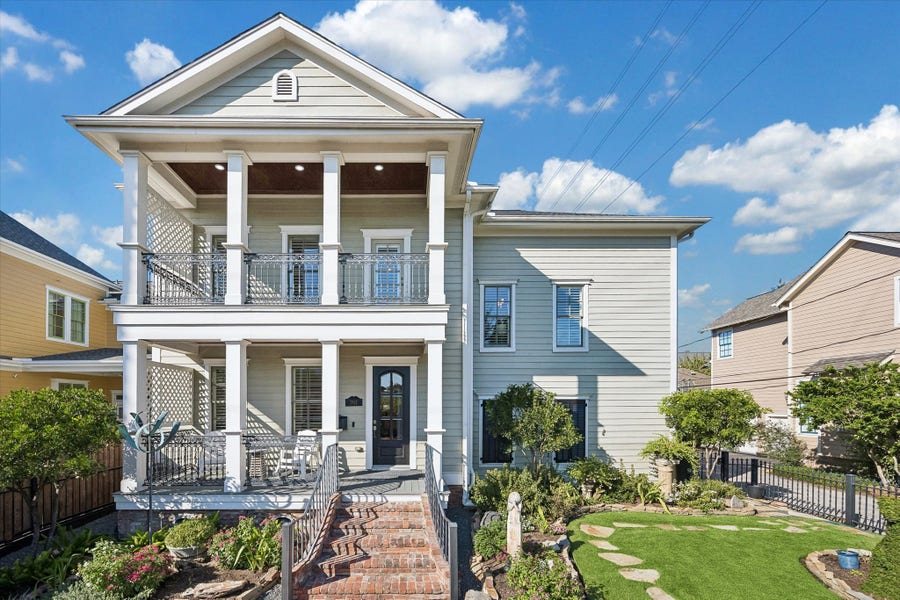 Property photo for 707 W 9th Street, Houston, TX