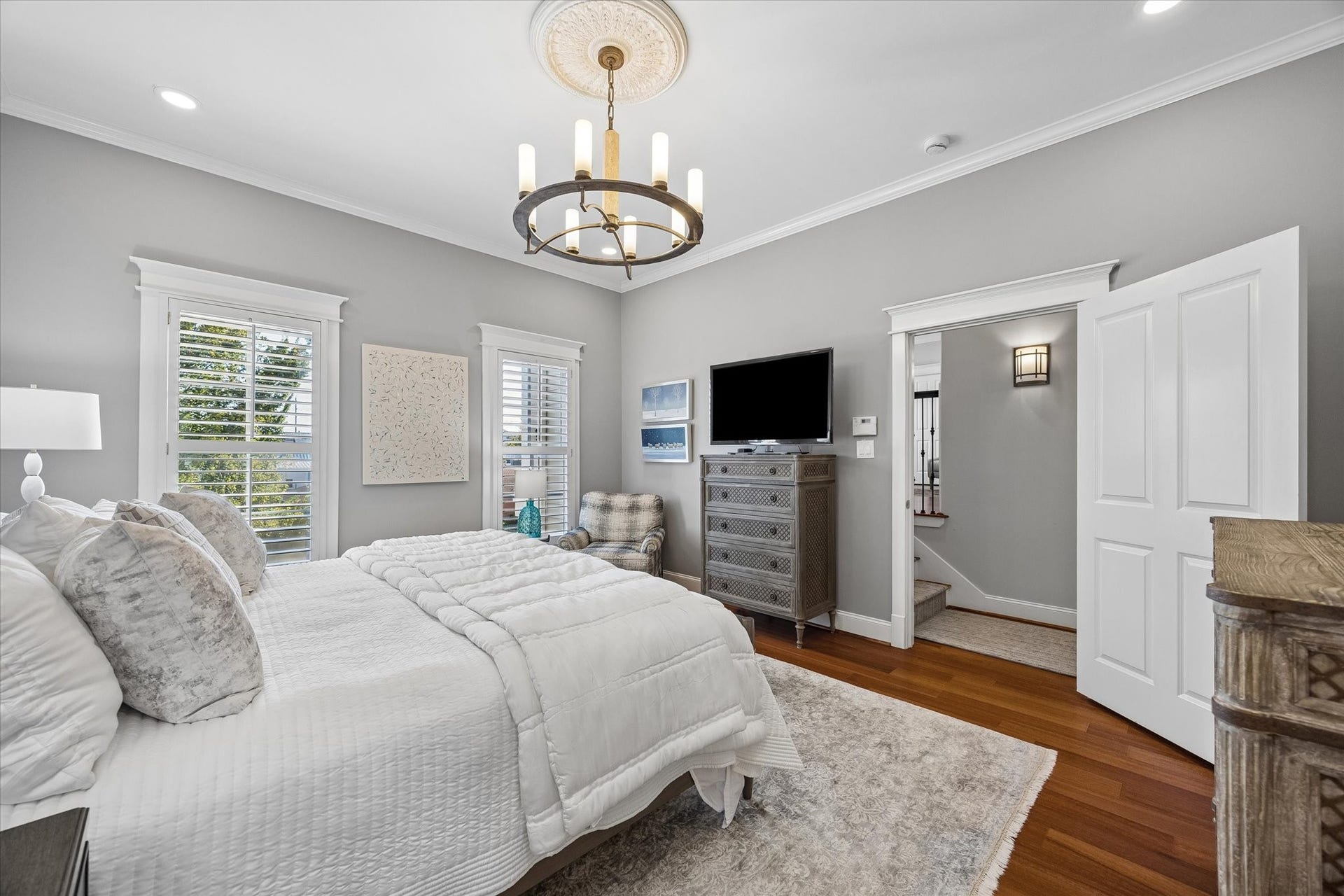 707 W 9th Street, Houston, TX 77007 707 W 9th Street, Houston, TX 77007