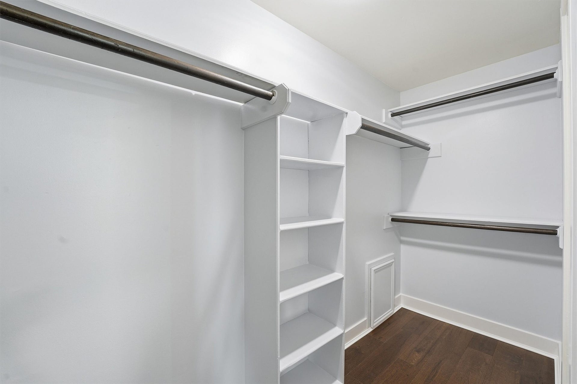 2 Rolling Mill Ln, The Woodlands, TX 77380 Secondary Bedroom Closet