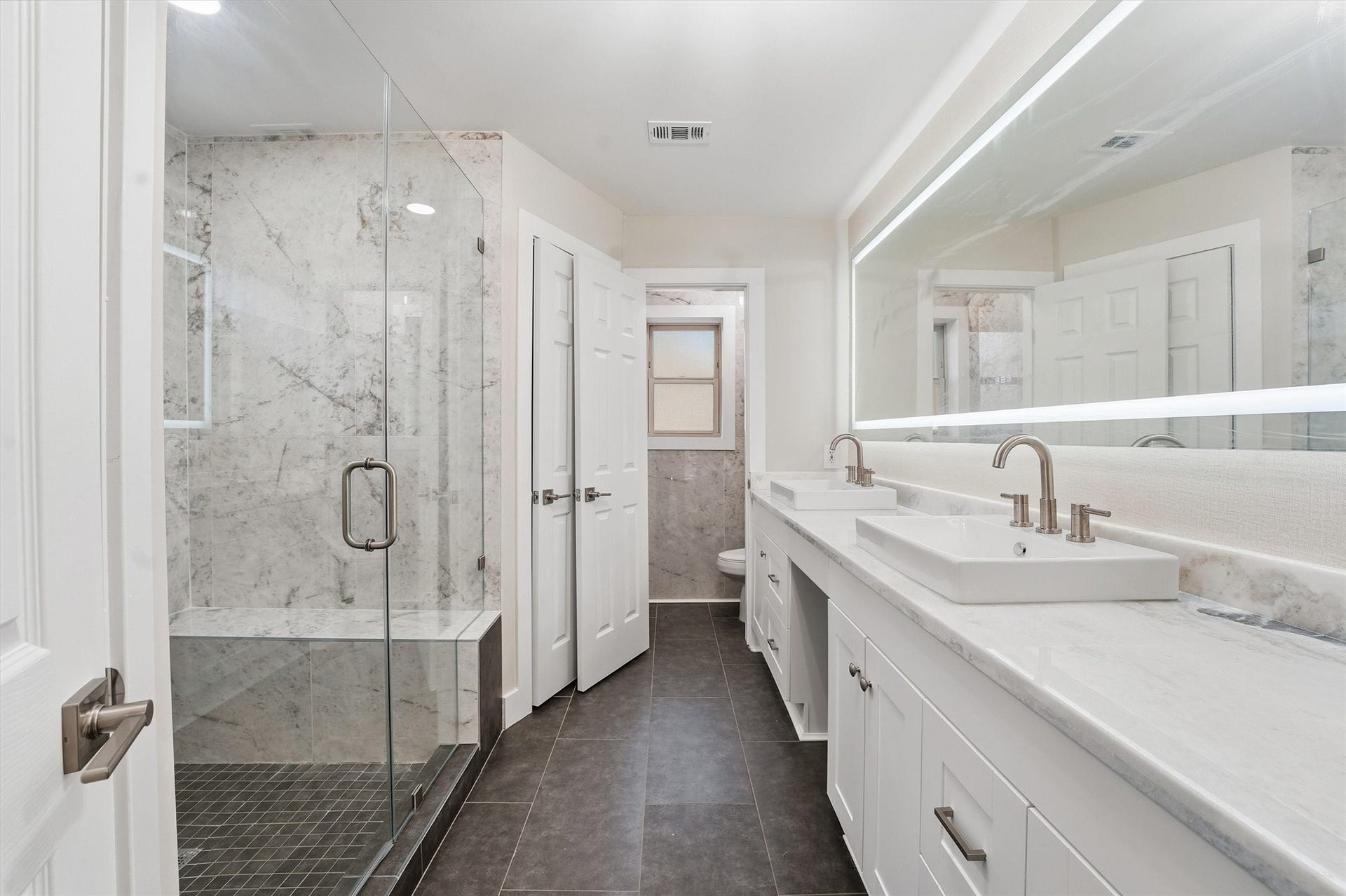 2 Rolling Mill Ln, The Woodlands, TX 77380 Primary Bath