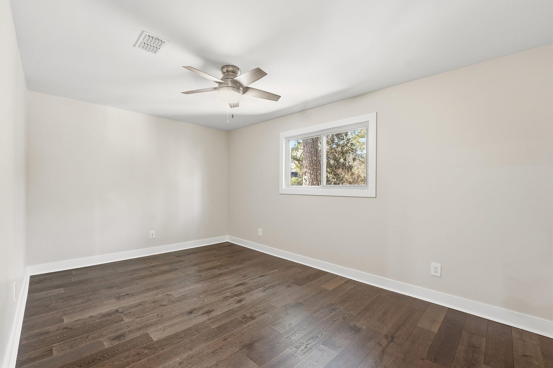 2 Rolling Mill Ln, The Woodlands, TX 77380 Secondary Bedroom