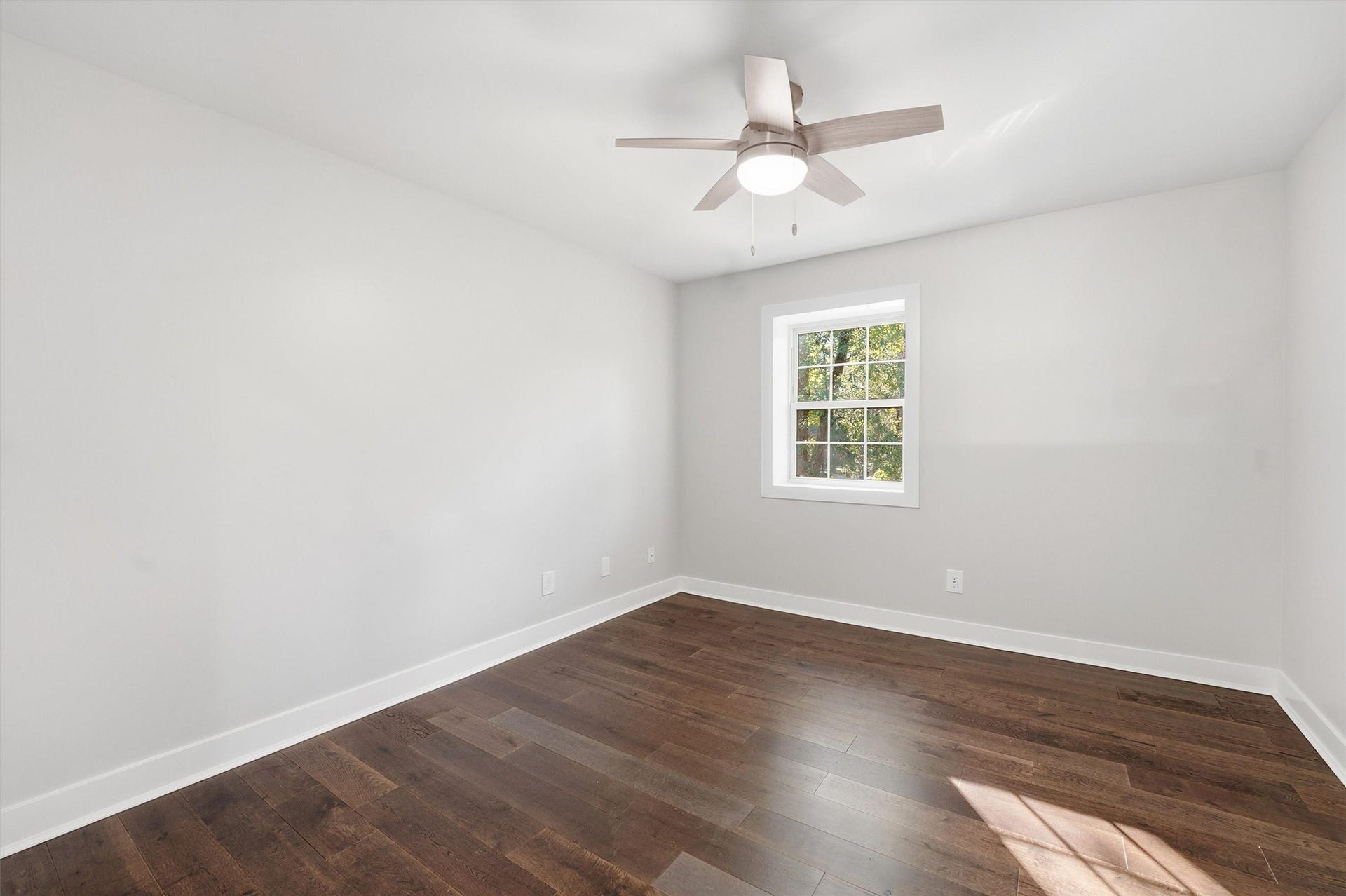 2 Rolling Mill Ln, The Woodlands, TX 77380 Secondary Bedroom