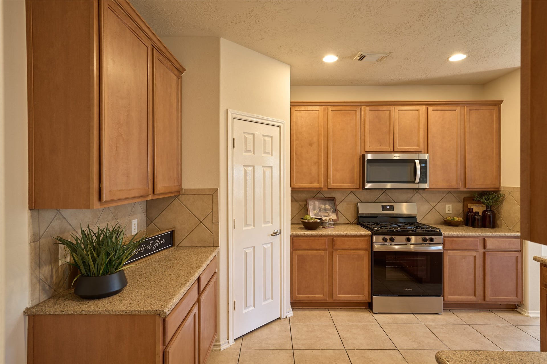 4923 Forest Hurst Drive, Spring, TX 77373 4923 Forest Hurst Drive, Spring, TX 77373