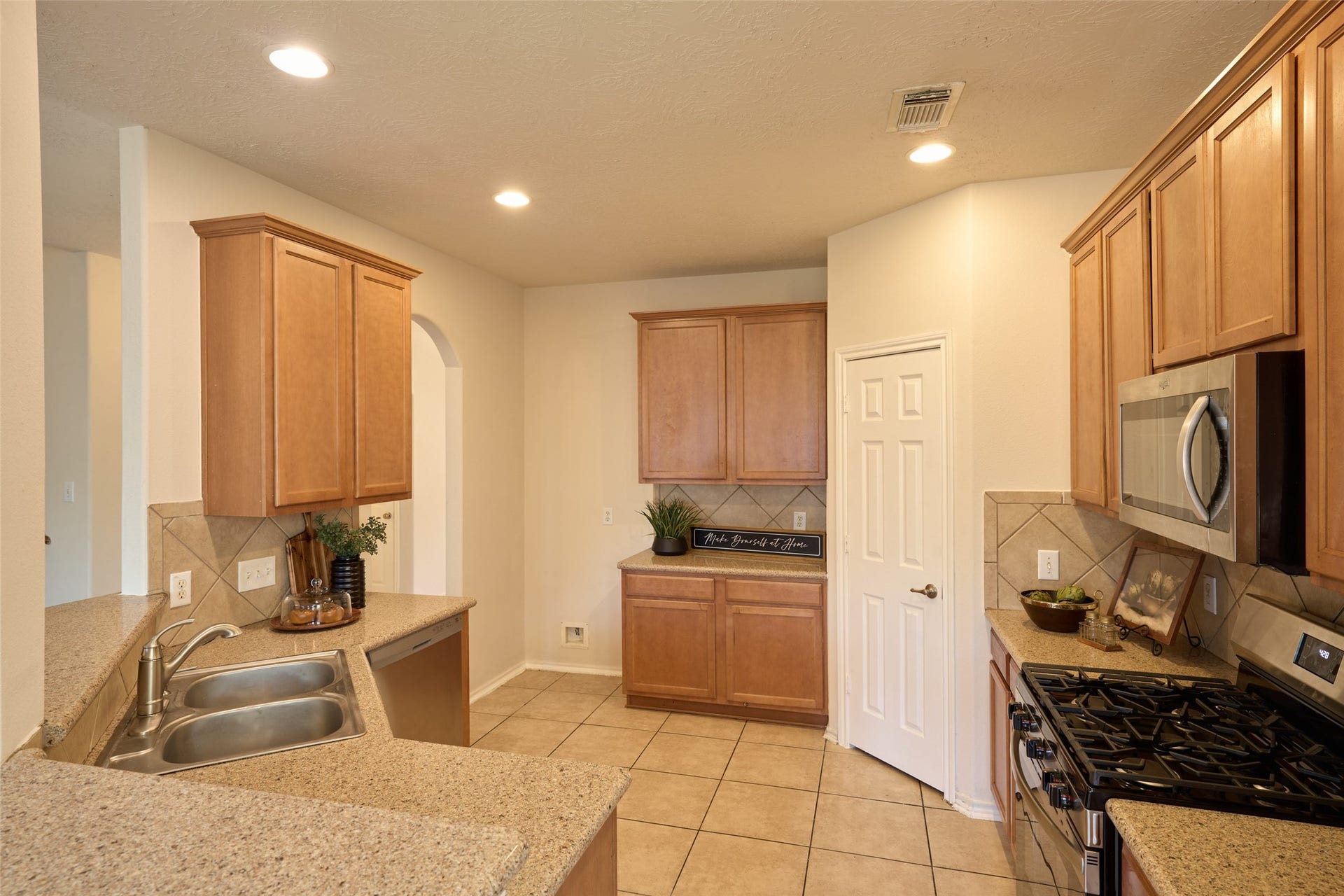 4923 Forest Hurst Drive, Spring, TX 77373 4923 Forest Hurst Drive, Spring, TX 77373
