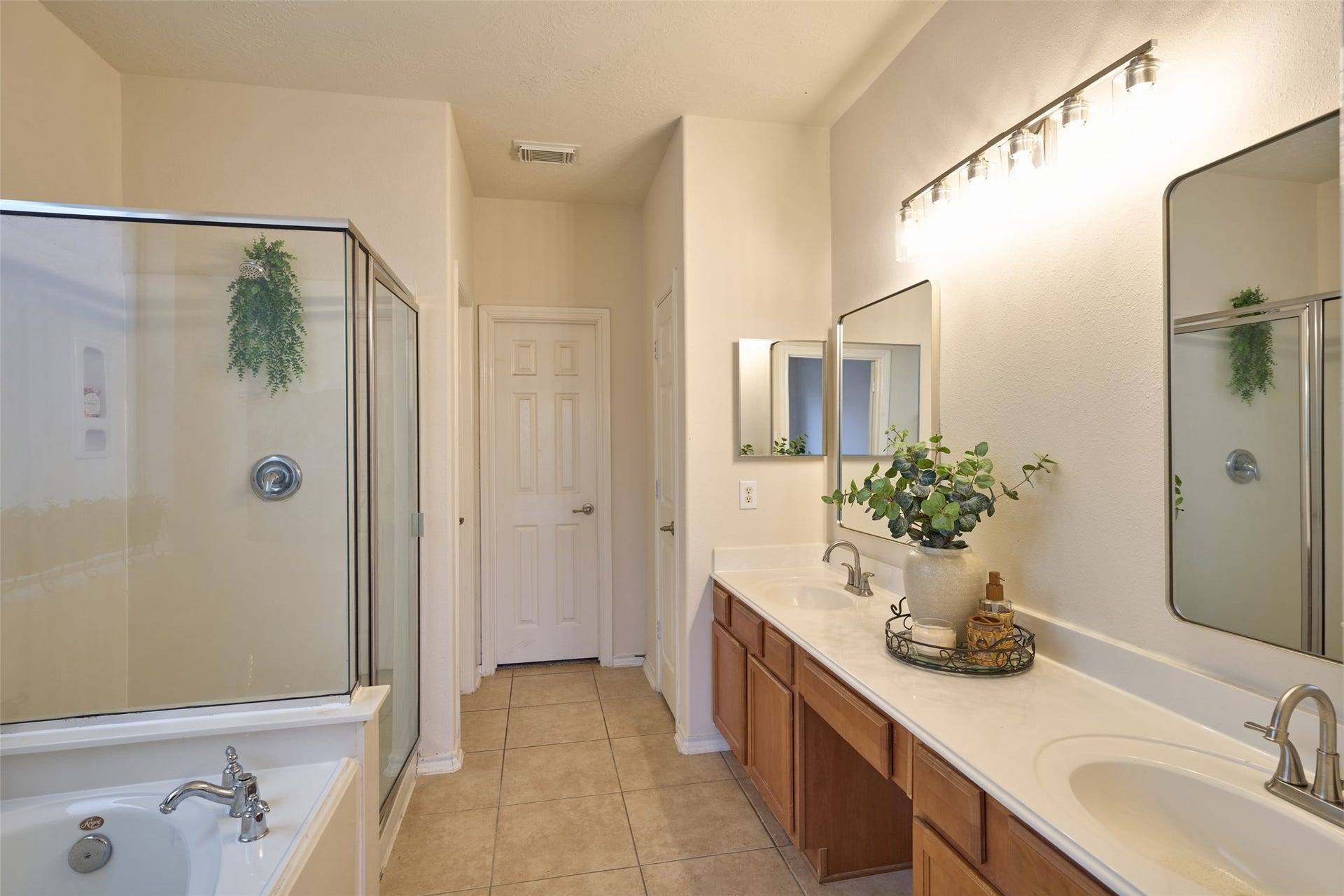 4923 Forest Hurst Drive, Spring, TX 77373 4923 Forest Hurst Drive, Spring, TX 77373