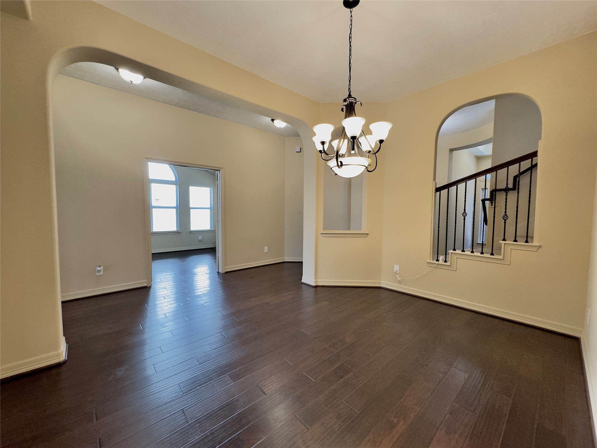 179 Hearthshire Circle, The Woodlands, TX 77354 Formal dinning groom