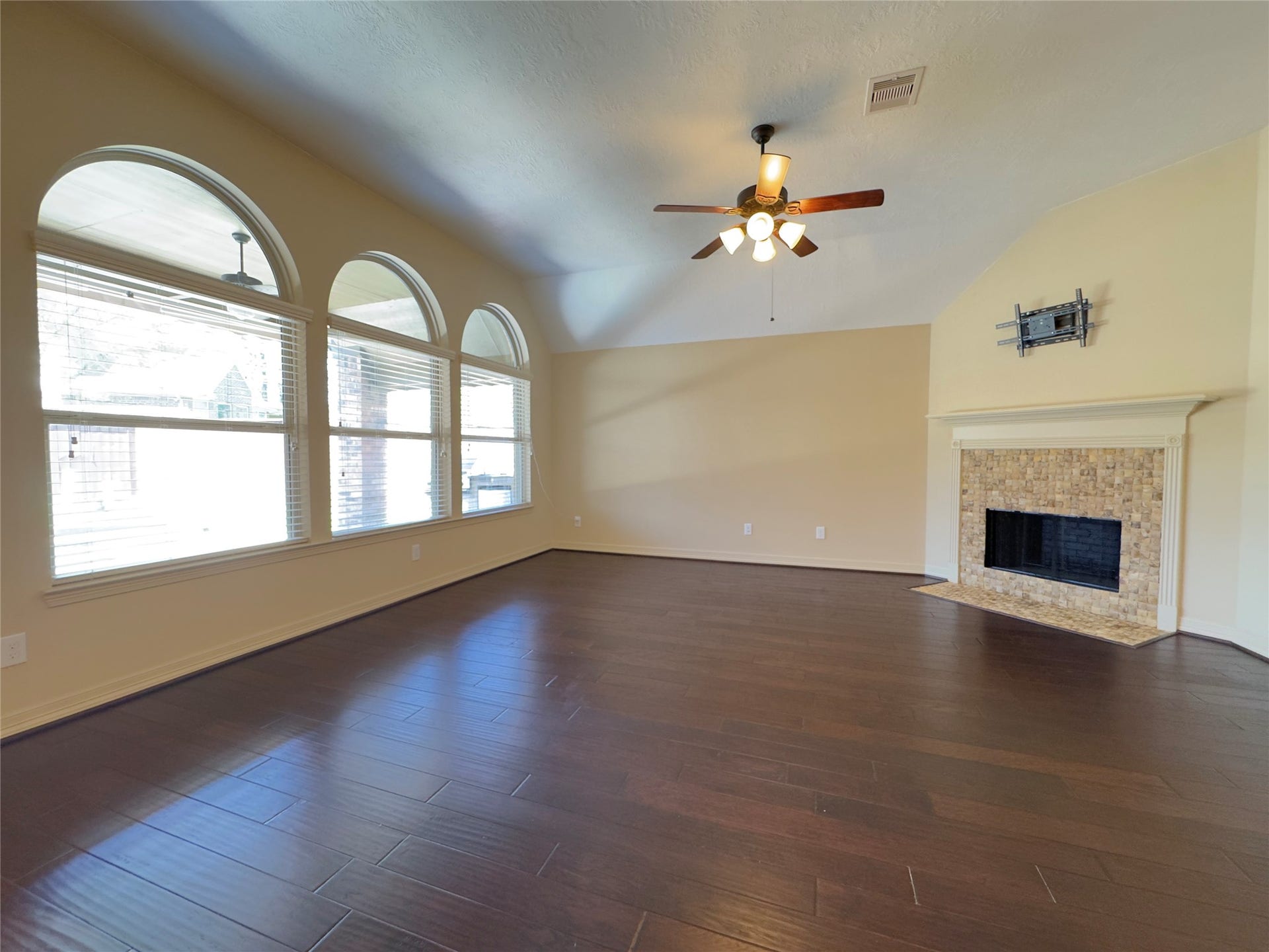 179 Hearthshire Circle, The Woodlands, TX 77354 Family room