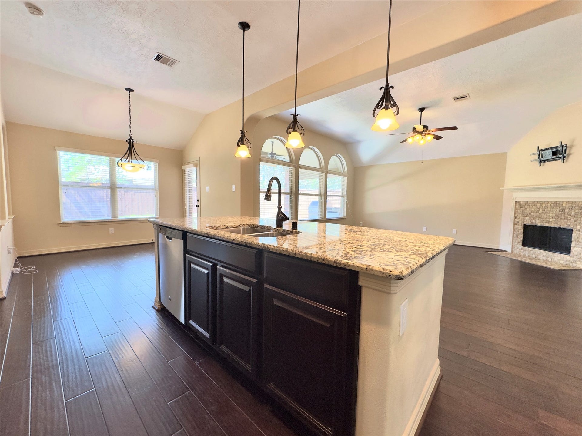 179 Hearthshire Circle, The Woodlands, TX 77354 179 Hearthshire Circle, The Woodlands, TX 77354