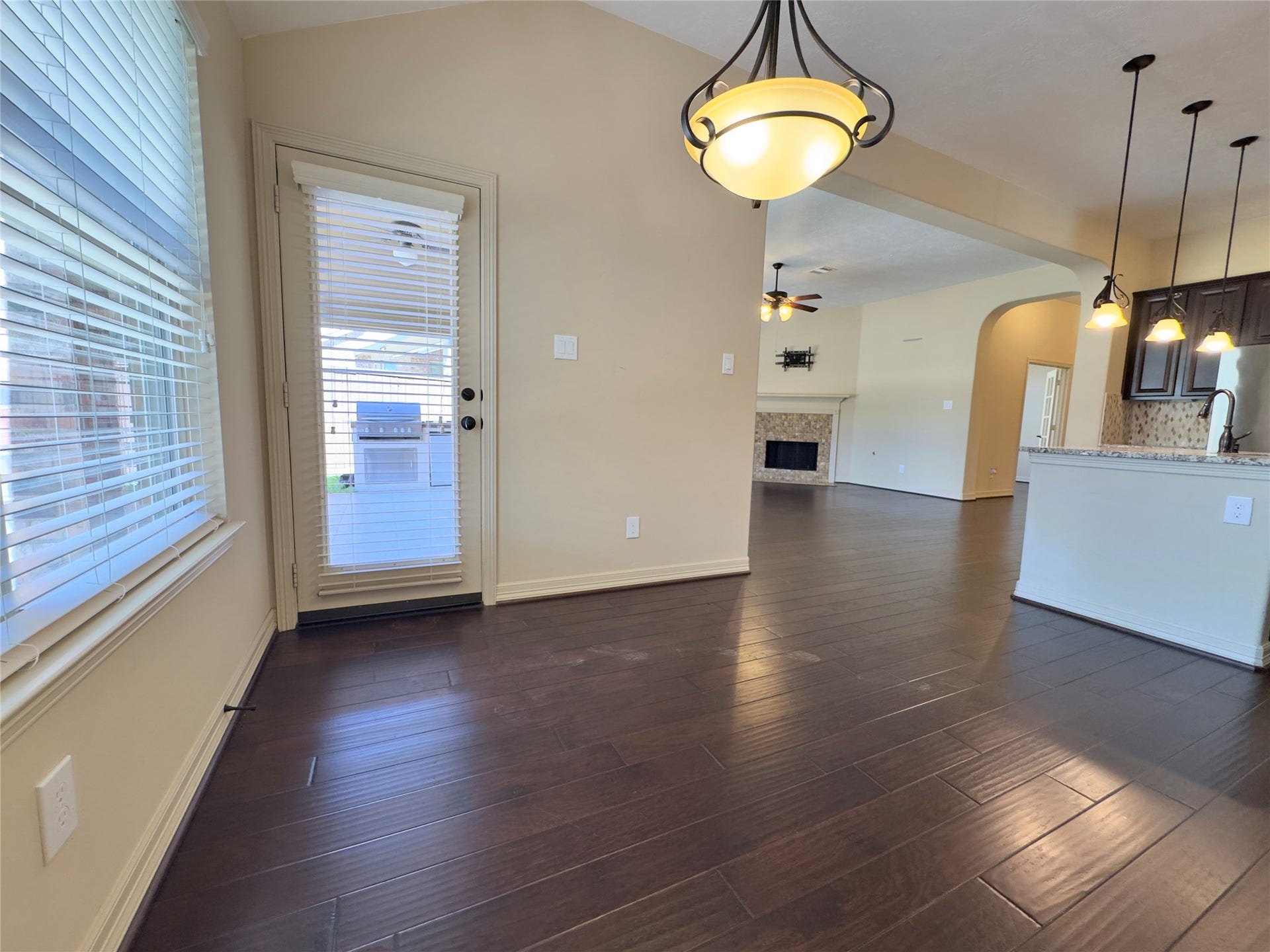 179 Hearthshire Circle, The Woodlands, TX 77354 Breakfast room