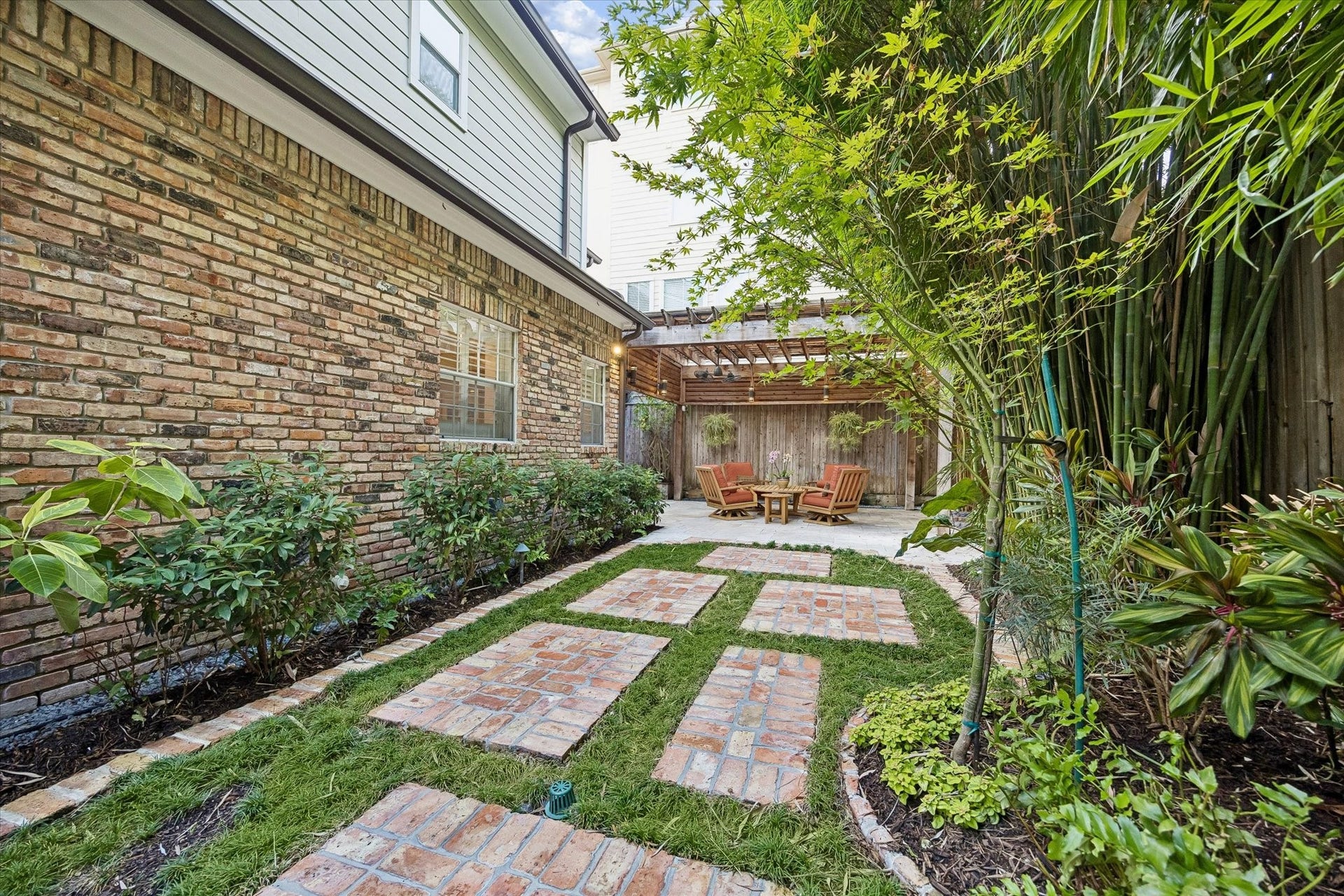 6512 Minola Street, Houston, TX 77007 6512 Minola Street, Houston, TX 77007