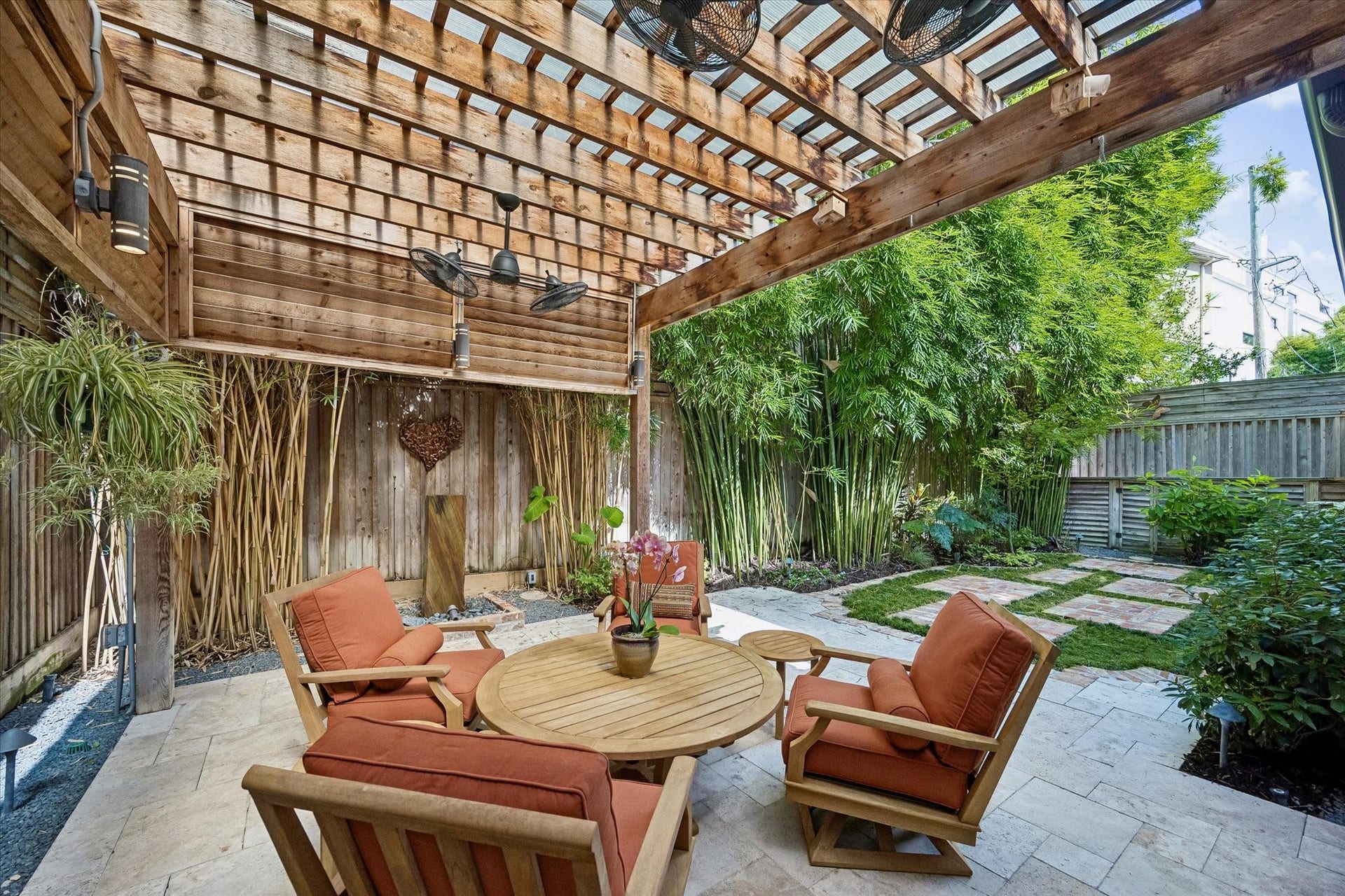 6512 Minola Street, Houston, TX 77007 6512 Minola Street, Houston, TX 77007