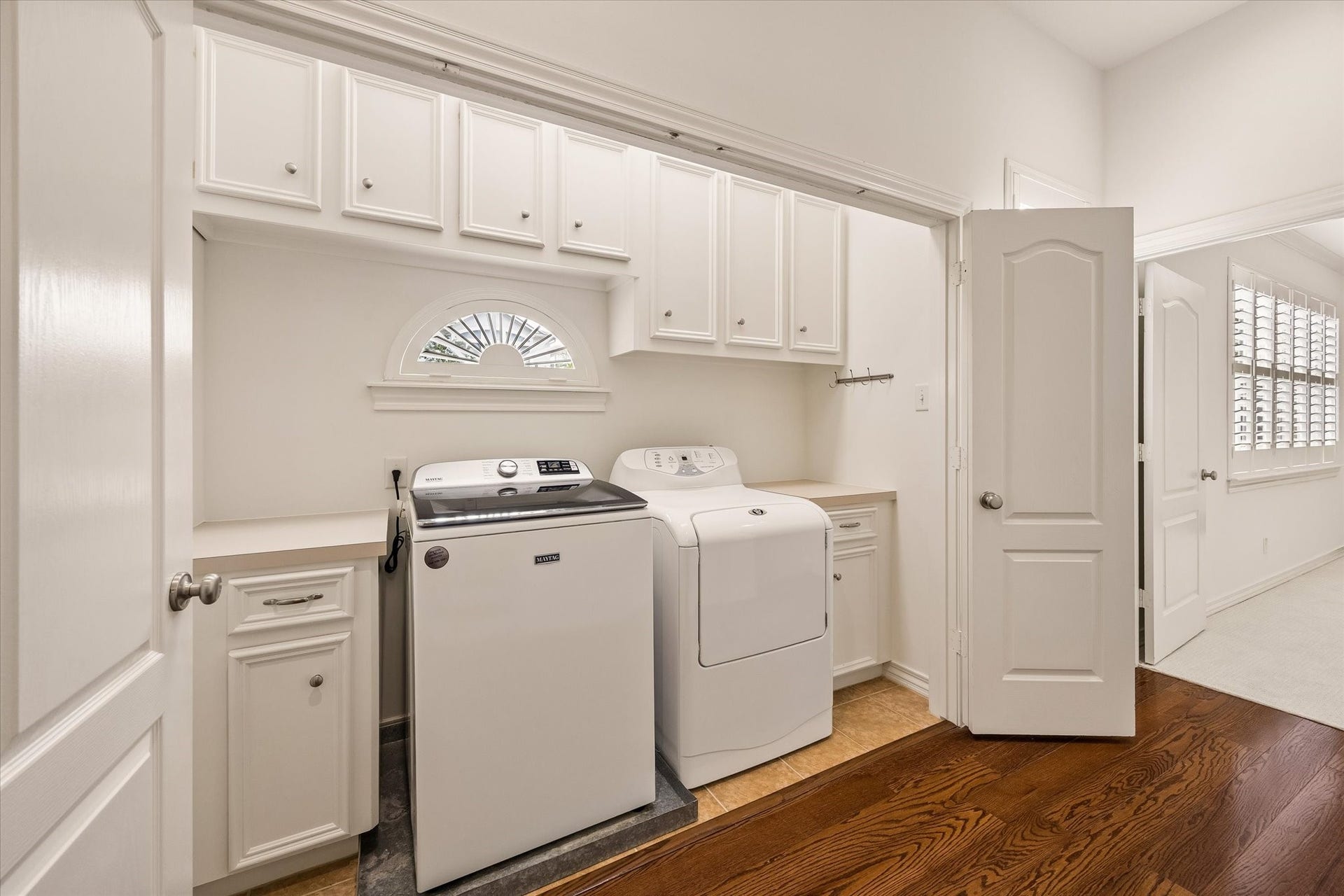 6512 Minola Street, Houston, TX 77007 6512 Minola Street, Houston, TX 77007