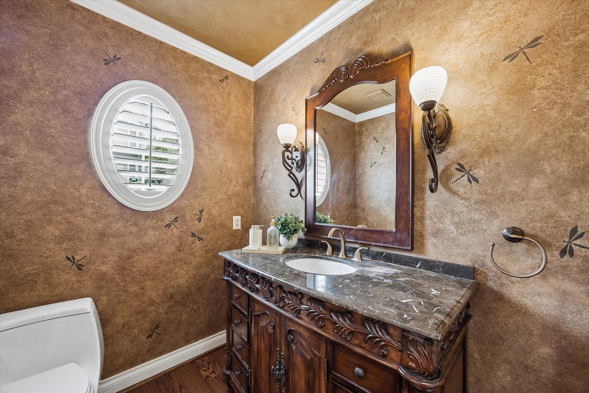 6512 Minola Street, Houston, TX 77007 6512 Minola Street, Houston, TX 77007