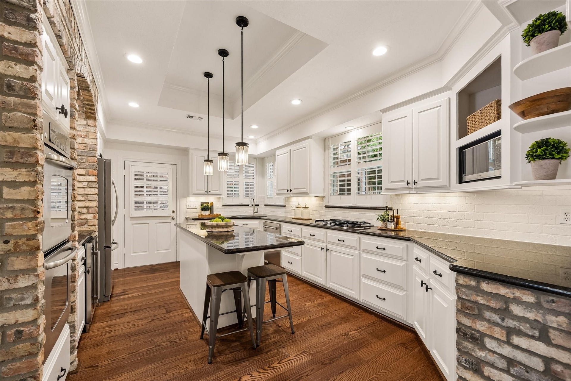 6512 Minola Street, Houston, TX 77007 6512 Minola Street, Houston, TX 77007