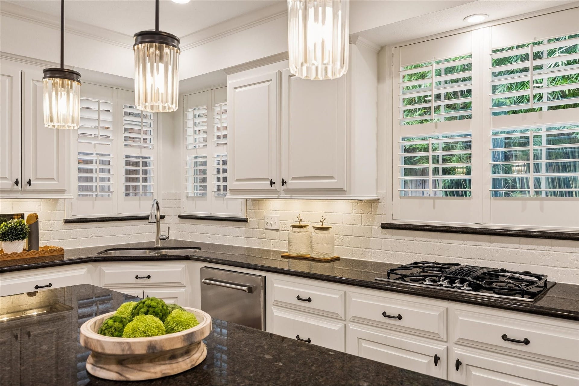 6512 Minola Street, Houston, TX 77007 6512 Minola Street, Houston, TX 77007