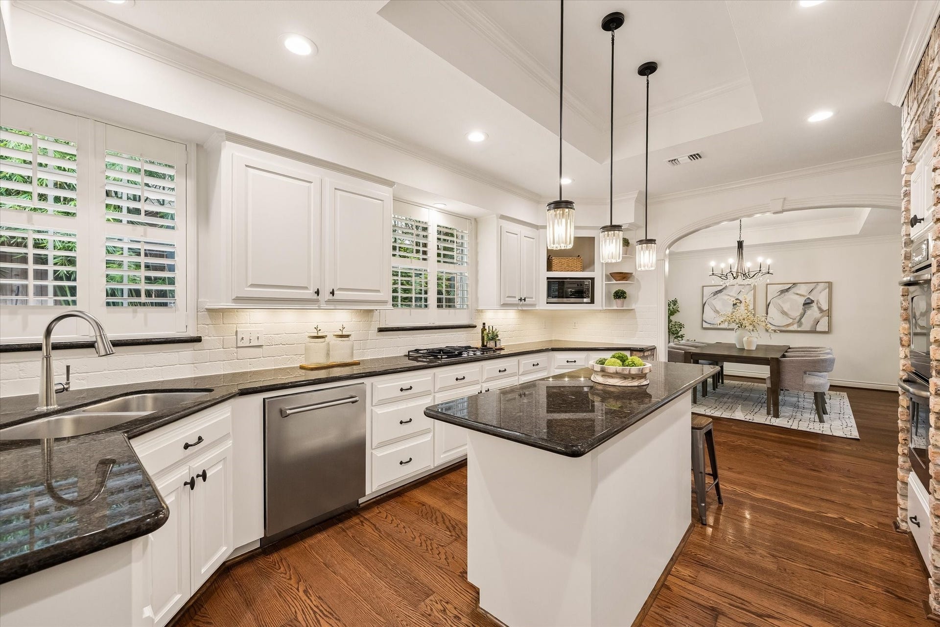 6512 Minola Street, Houston, TX 77007 6512 Minola Street, Houston, TX 77007