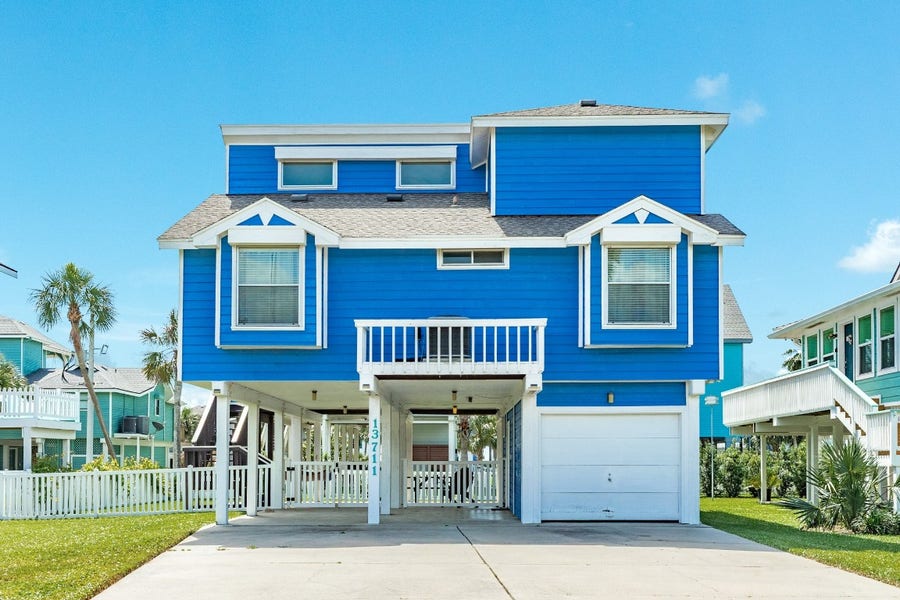 Property photo for 13711 Pirates Beach Boulevard, Galveston, TX