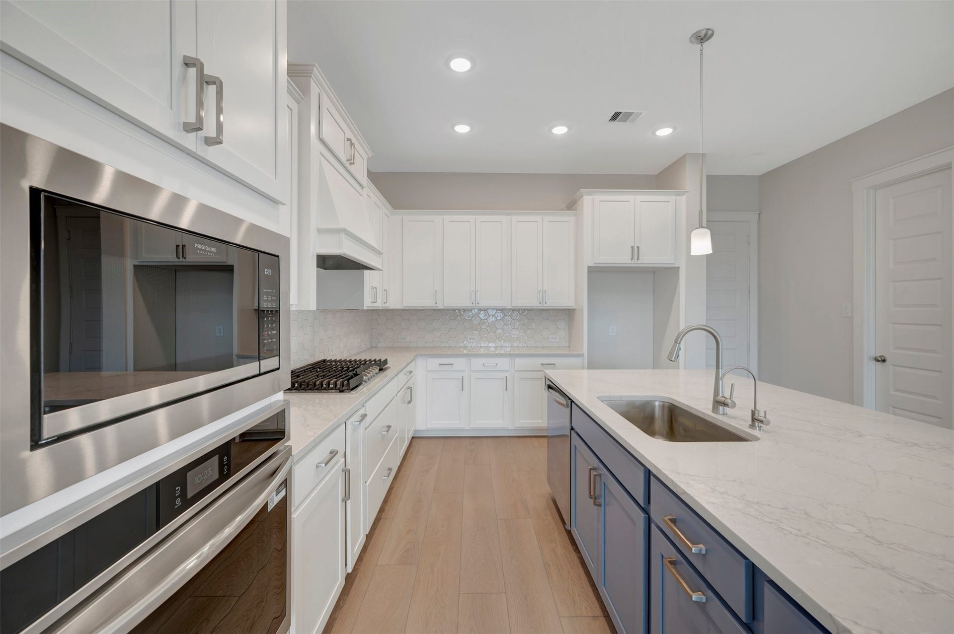 16710 Vibrant Avenue, Hockley, TX 77447