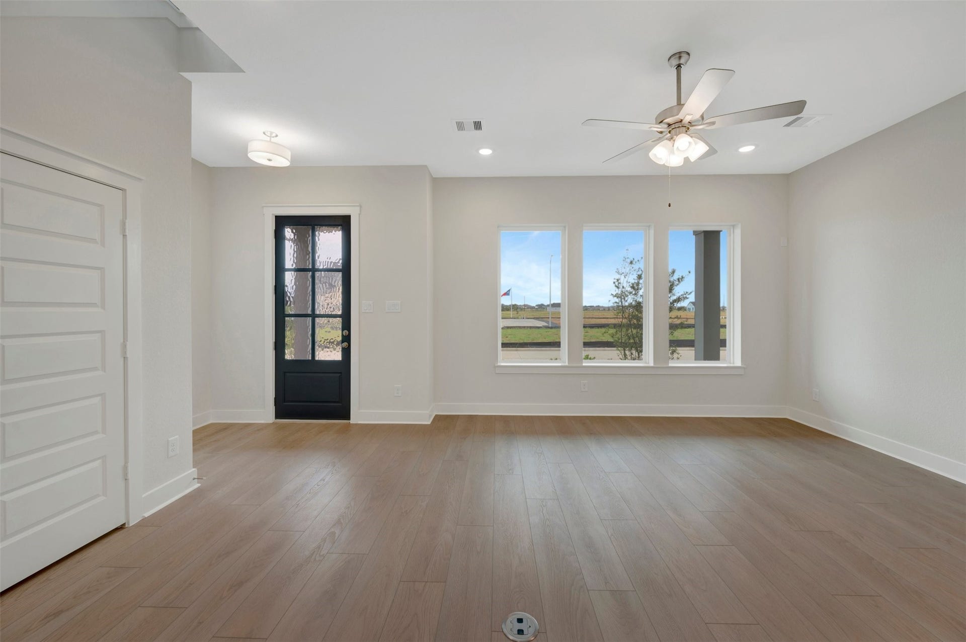 16710 Vibrant Avenue, Hockley, TX 77447