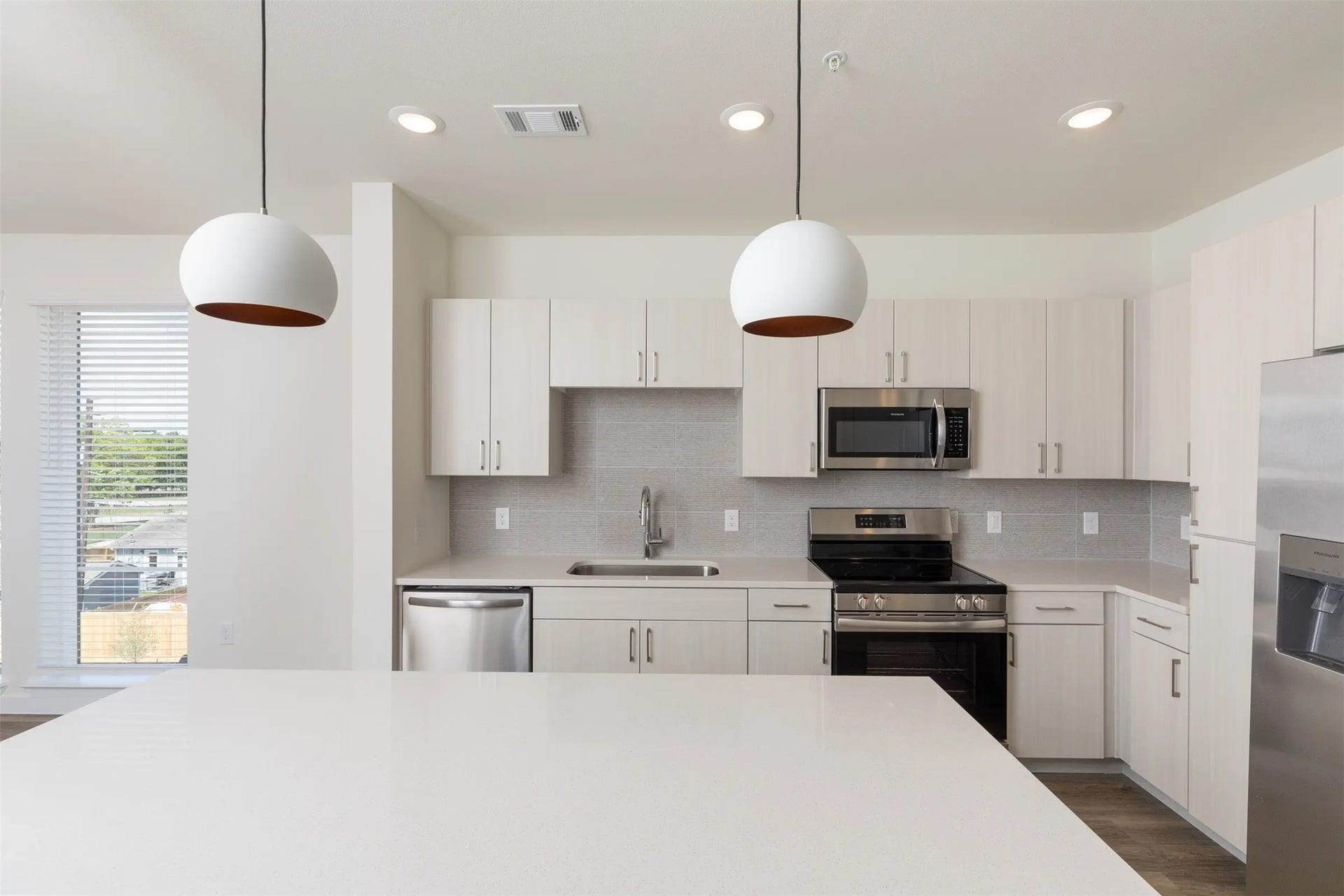 1690 North Loop, #324, Houston, TX 77009