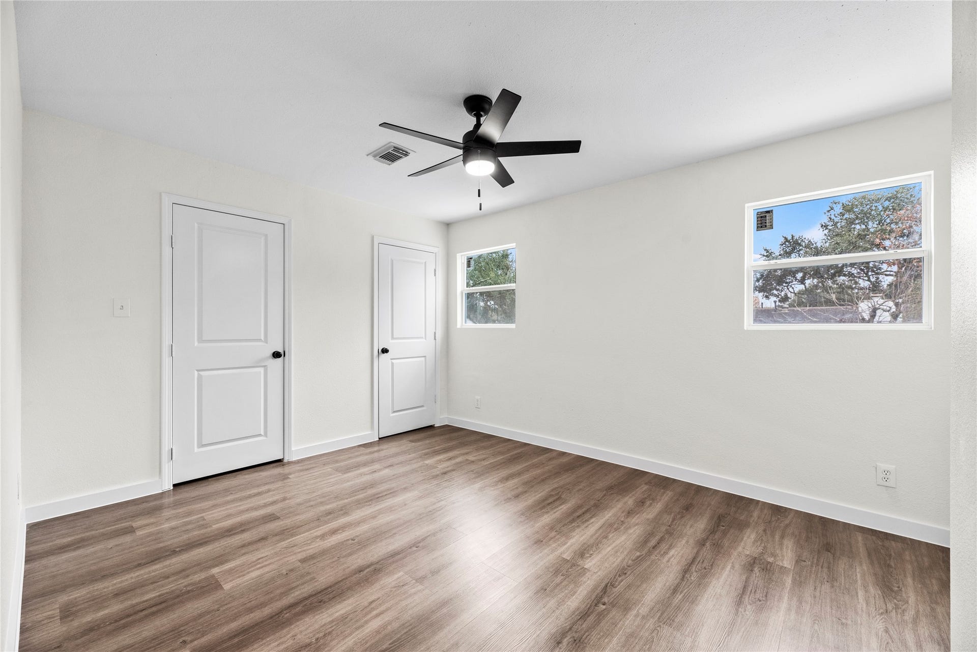 12551 Honeywood Trail, Houston, TX 77077 Upstairs secondary bedroom.