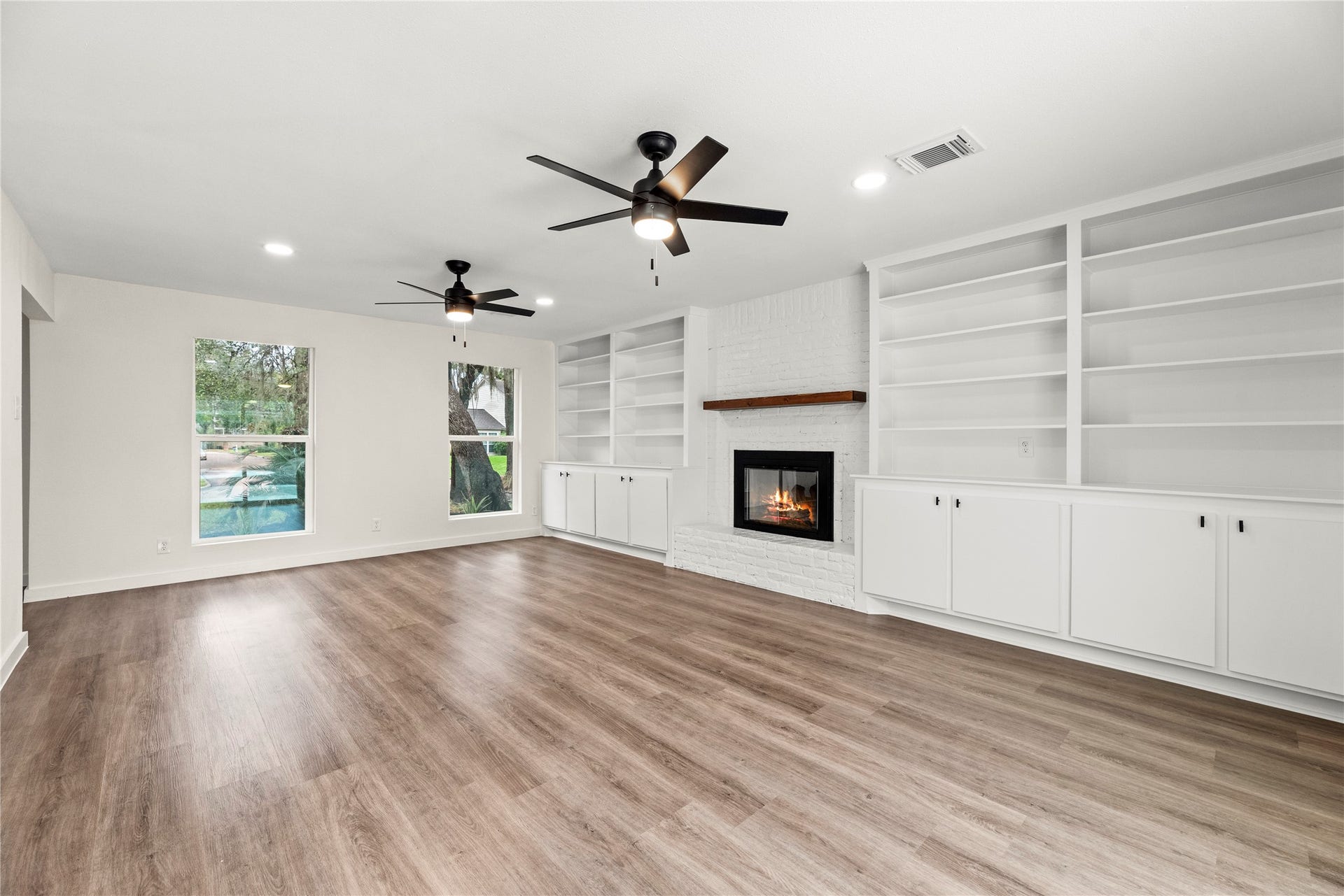 12551 Honeywood Trail, Houston, TX 77077 Another view of the family room.