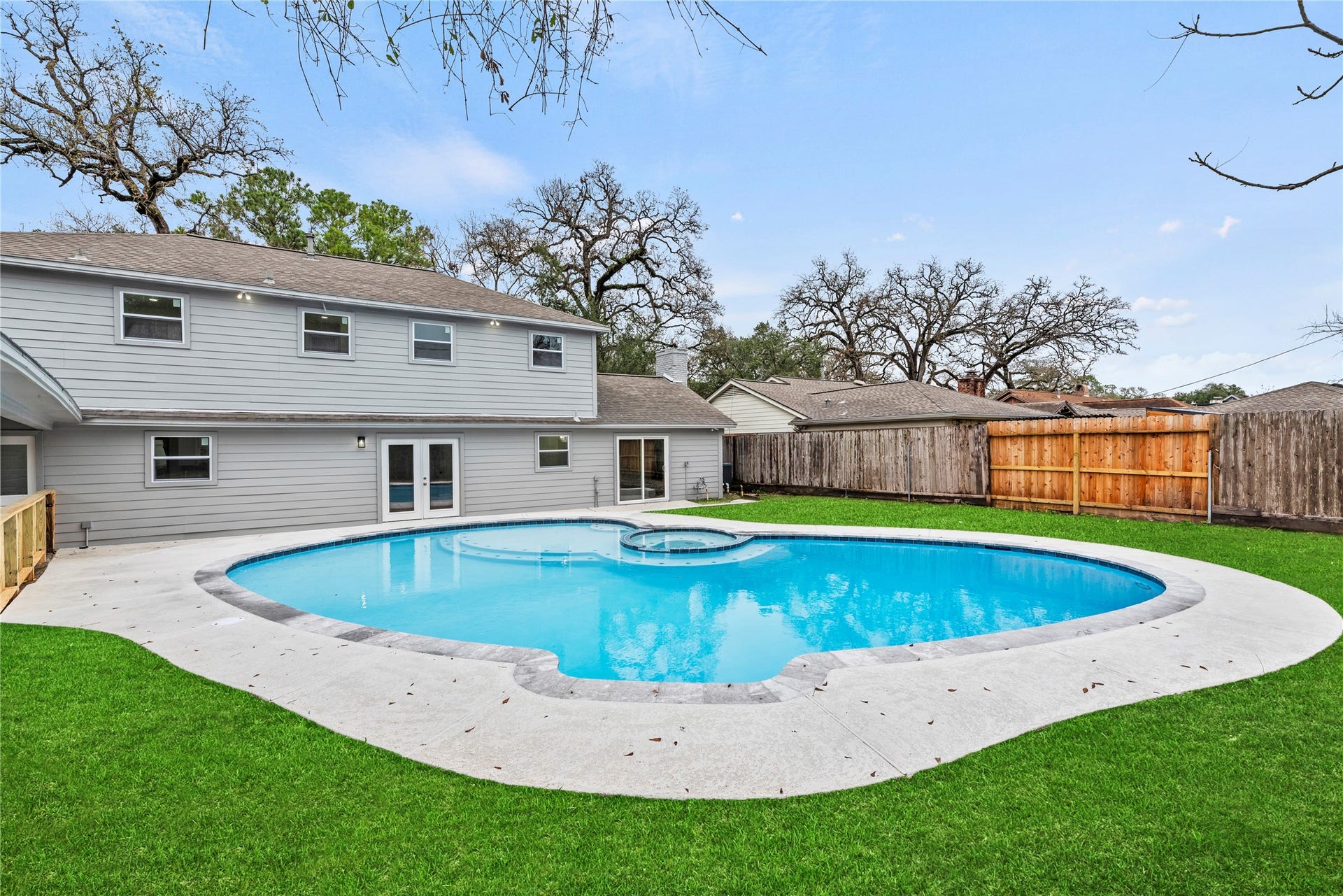 12551 Honeywood Trail, Houston, TX 77077 Sparkling pool/spa has been newly re-plastered.