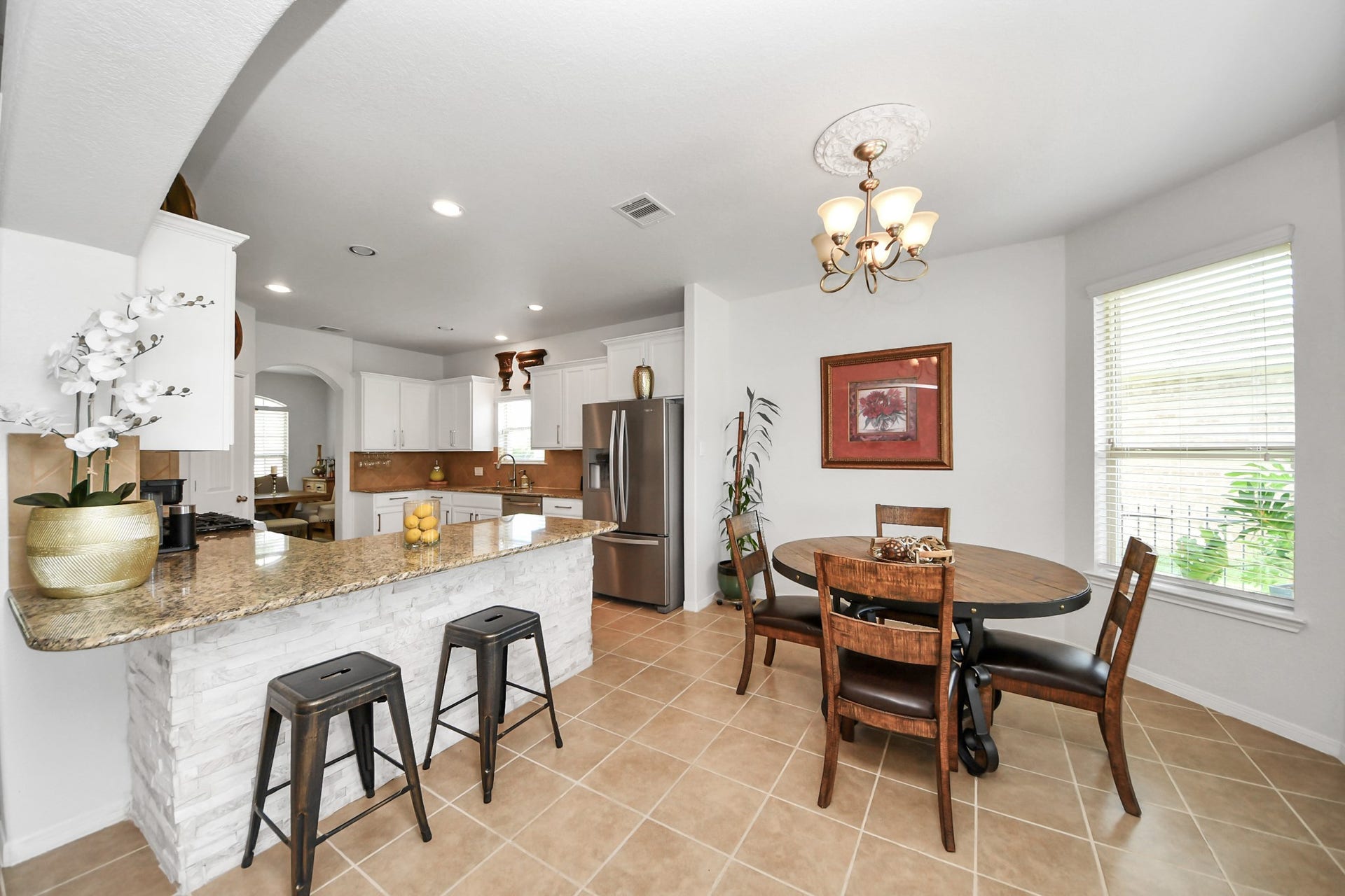 8519 E Windhaven Terrace Trail, Cypress, TX 77433 kitchen/ breakfast area