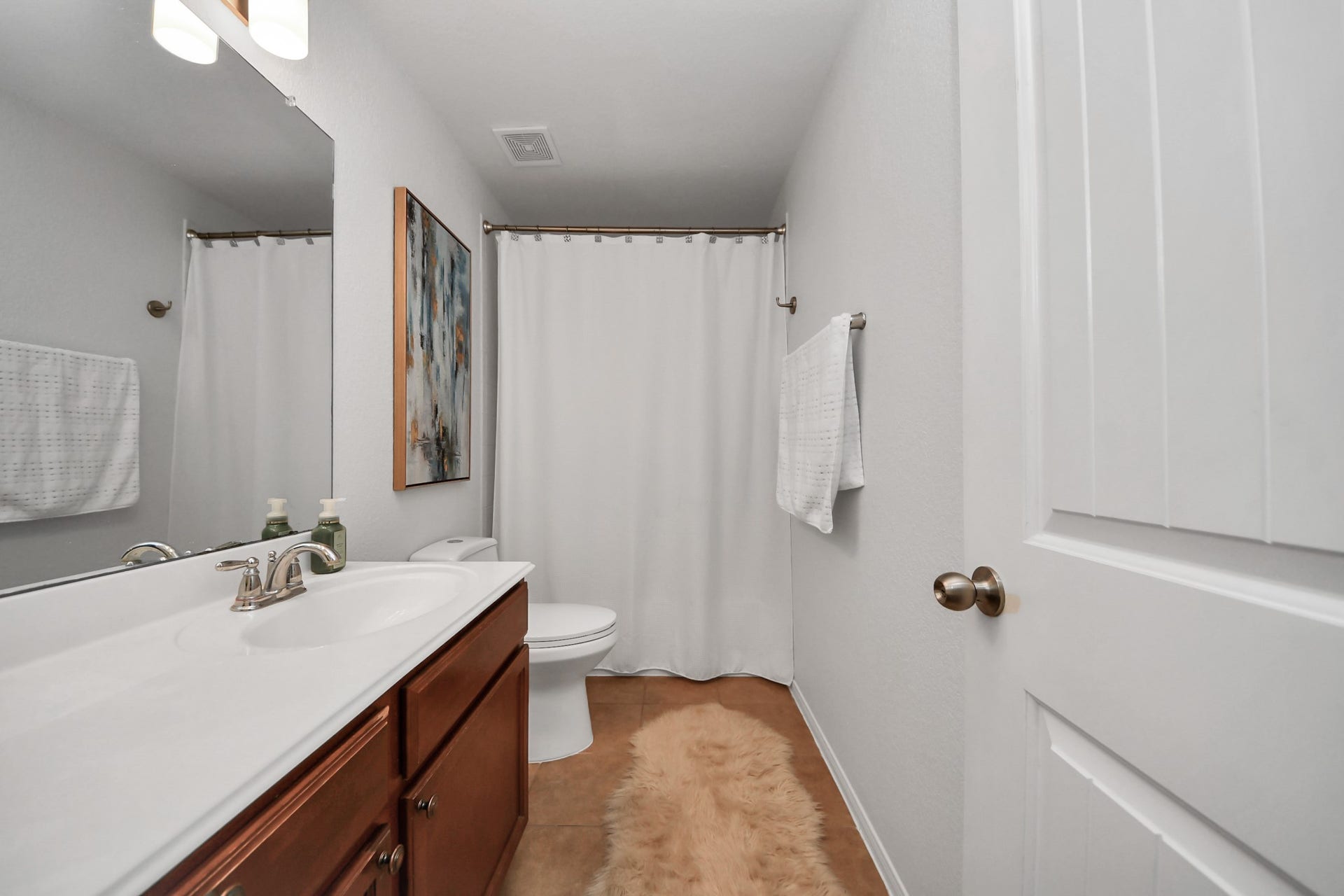 8519 E Windhaven Terrace Trail, Cypress, TX 77433 full bathroom upstairs