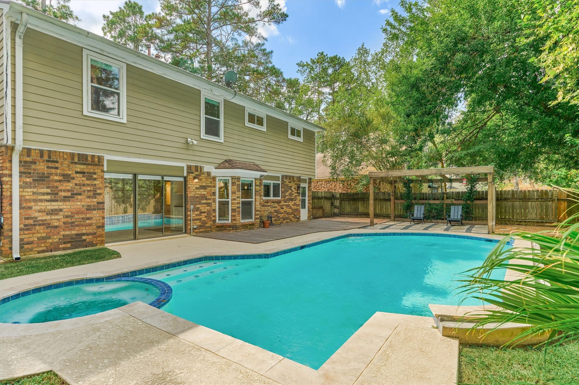 26 Sylvan Forest Drive, The Woodlands, TX 77381 26 Sylvan Forest Drive, The Woodlands, TX 77381