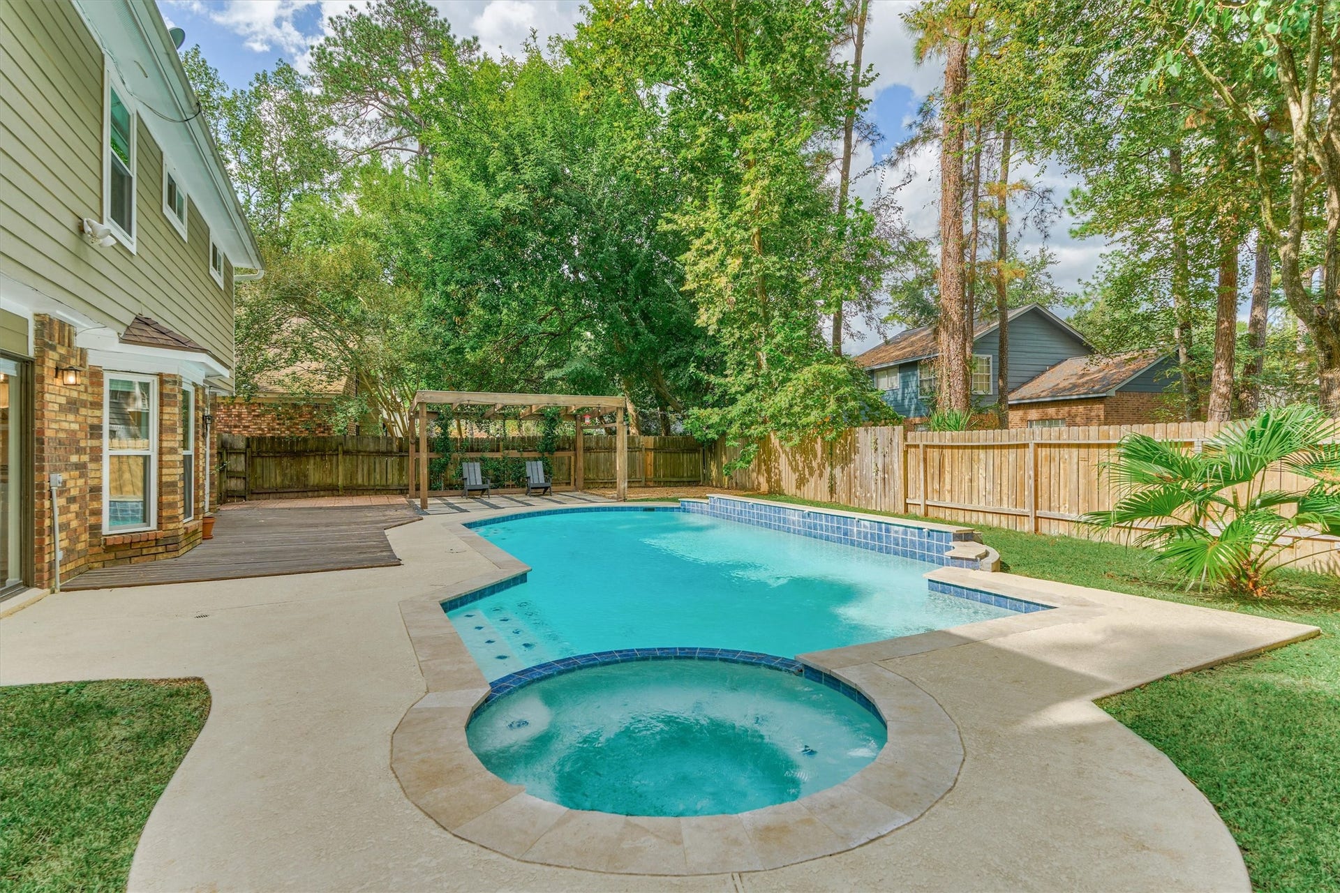 26 Sylvan Forest Drive, The Woodlands, TX 77381 26 Sylvan Forest Drive, The Woodlands, TX 77381