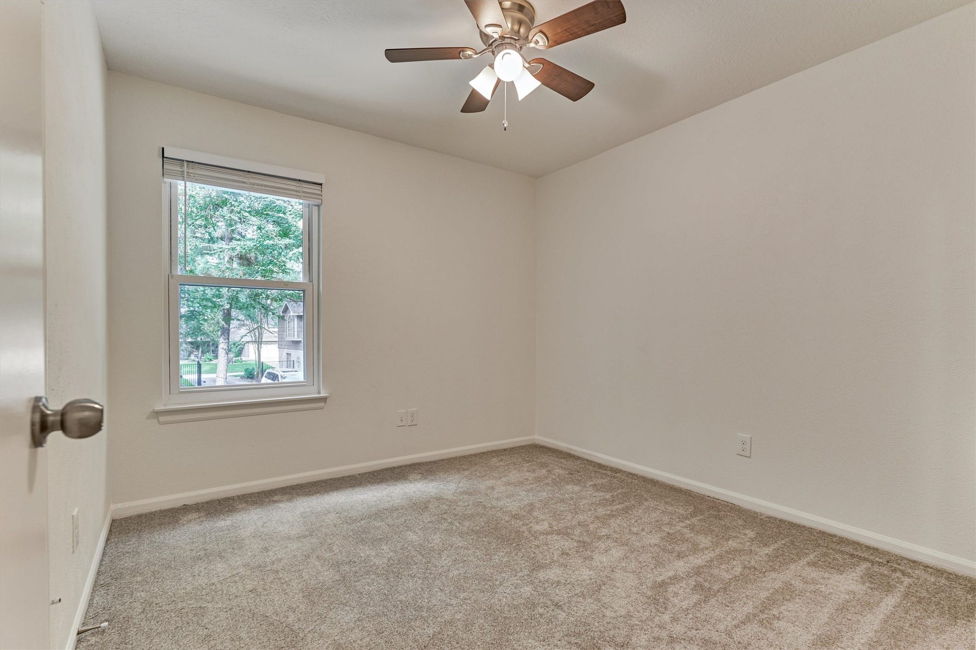 26 Sylvan Forest Drive, The Woodlands, TX 77381 26 Sylvan Forest Drive, The Woodlands, TX 77381