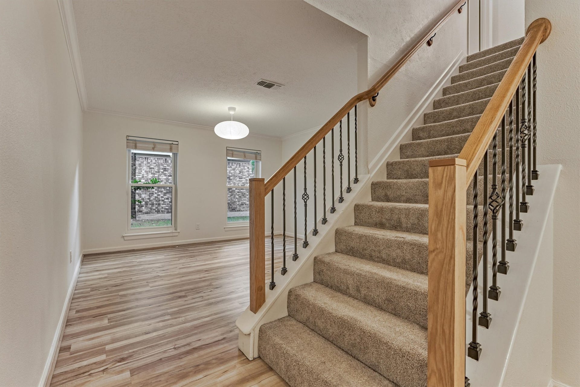 26 Sylvan Forest Drive, The Woodlands, TX 77381 26 Sylvan Forest Drive, The Woodlands, TX 77381