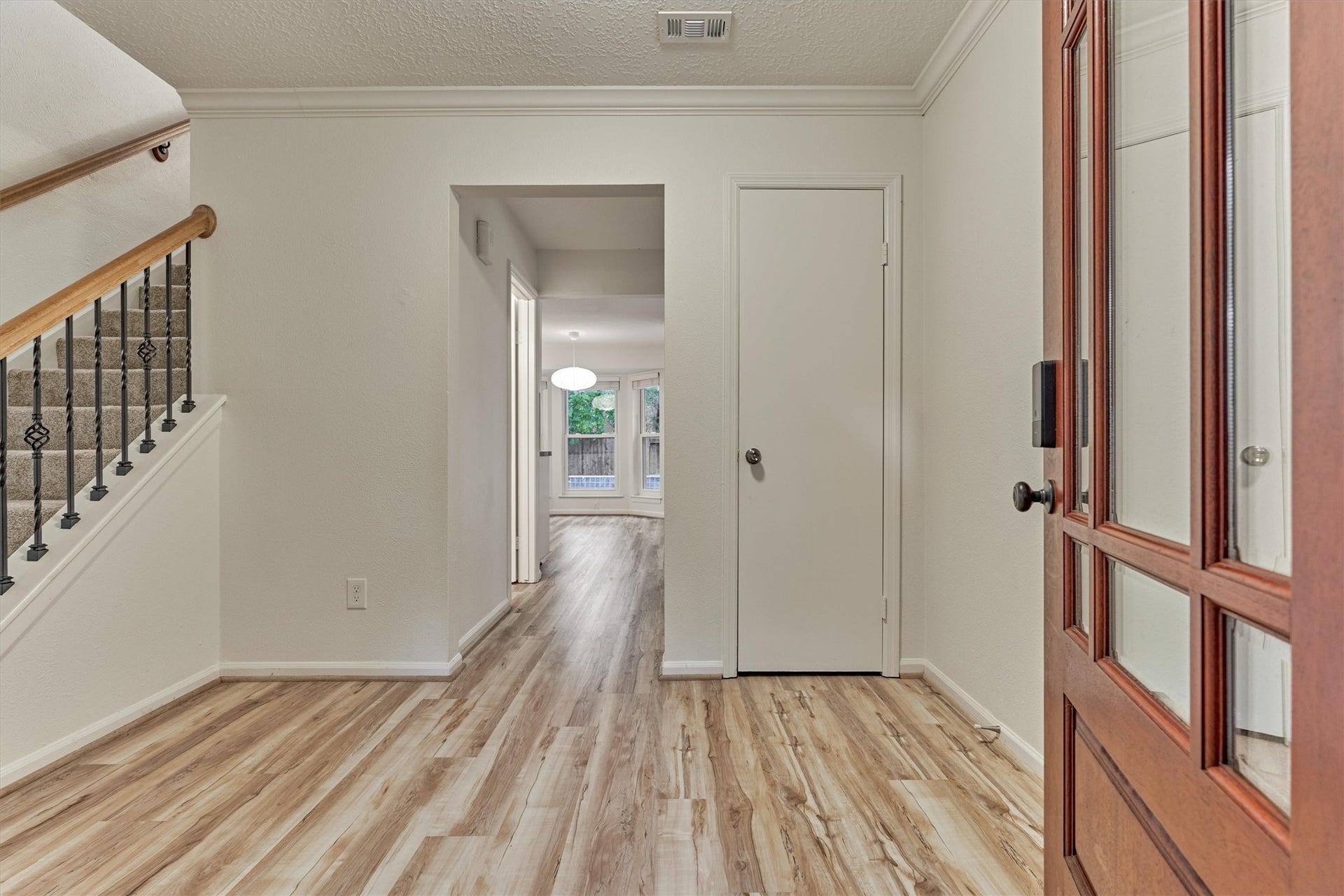 26 Sylvan Forest Drive, The Woodlands, TX 77381 26 Sylvan Forest Drive, The Woodlands, TX 77381