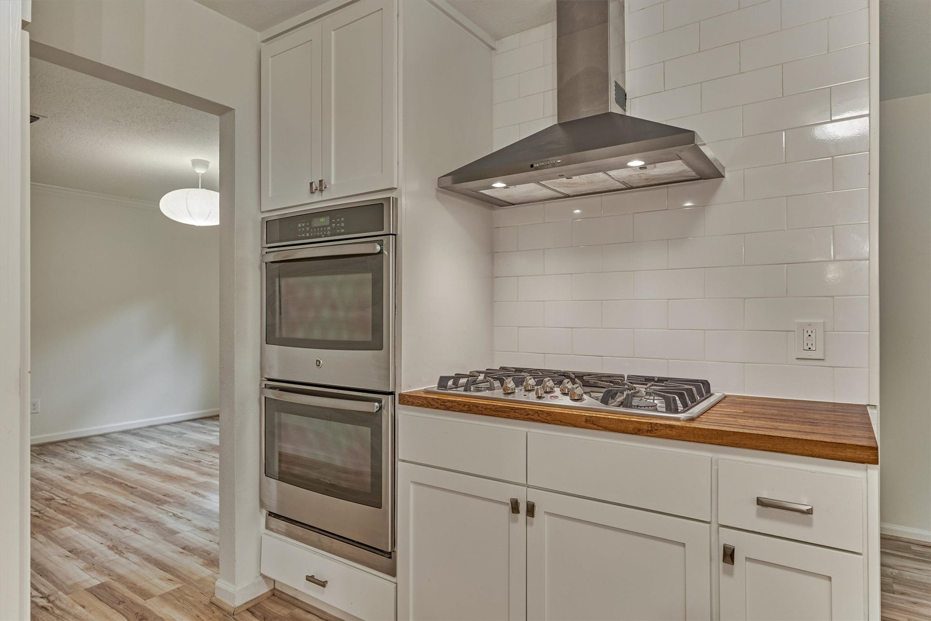 26 Sylvan Forest Drive, The Woodlands, TX 77381 26 Sylvan Forest Drive, The Woodlands, TX 77381