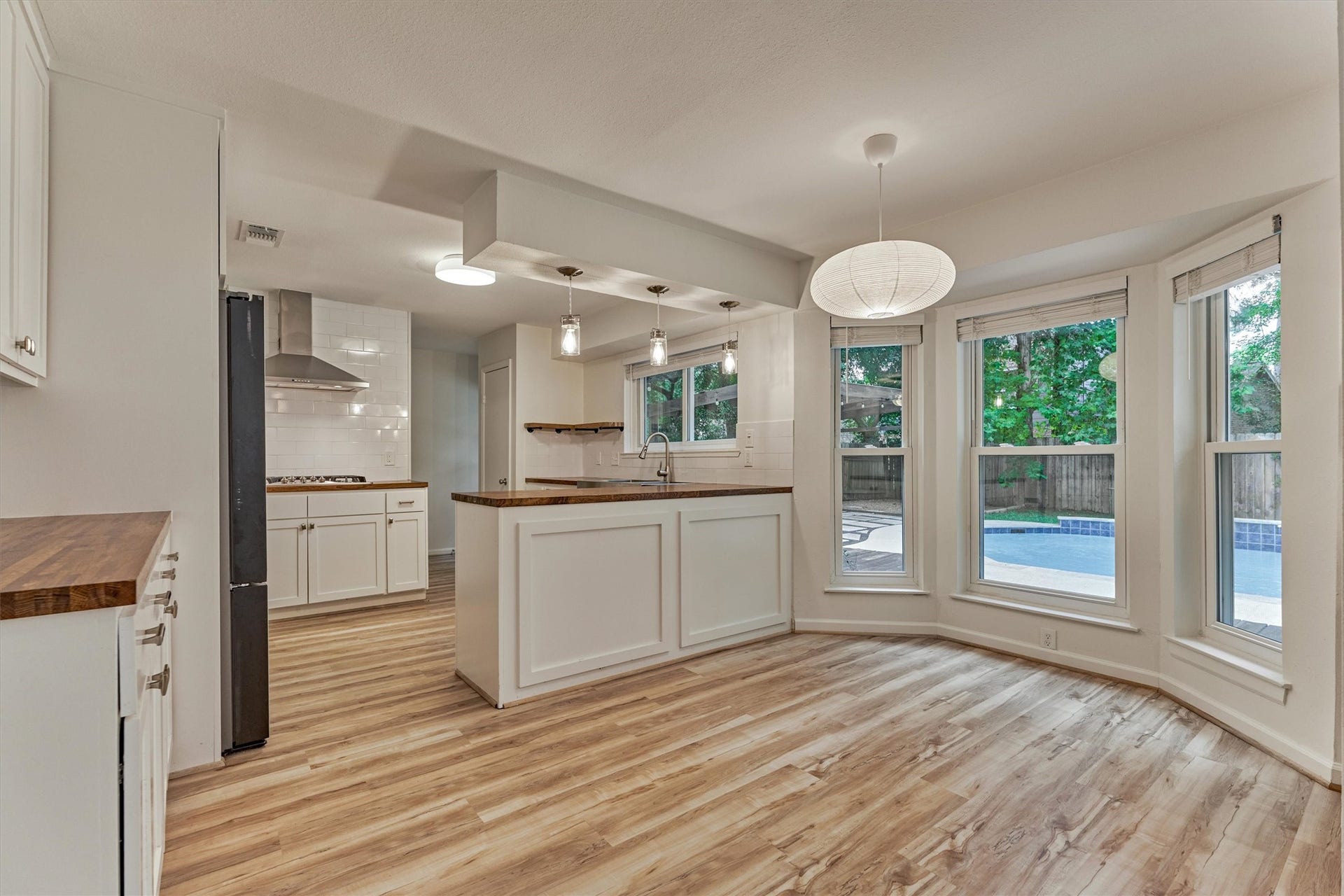26 Sylvan Forest Drive, The Woodlands, TX 77381 26 Sylvan Forest Drive, The Woodlands, TX 77381