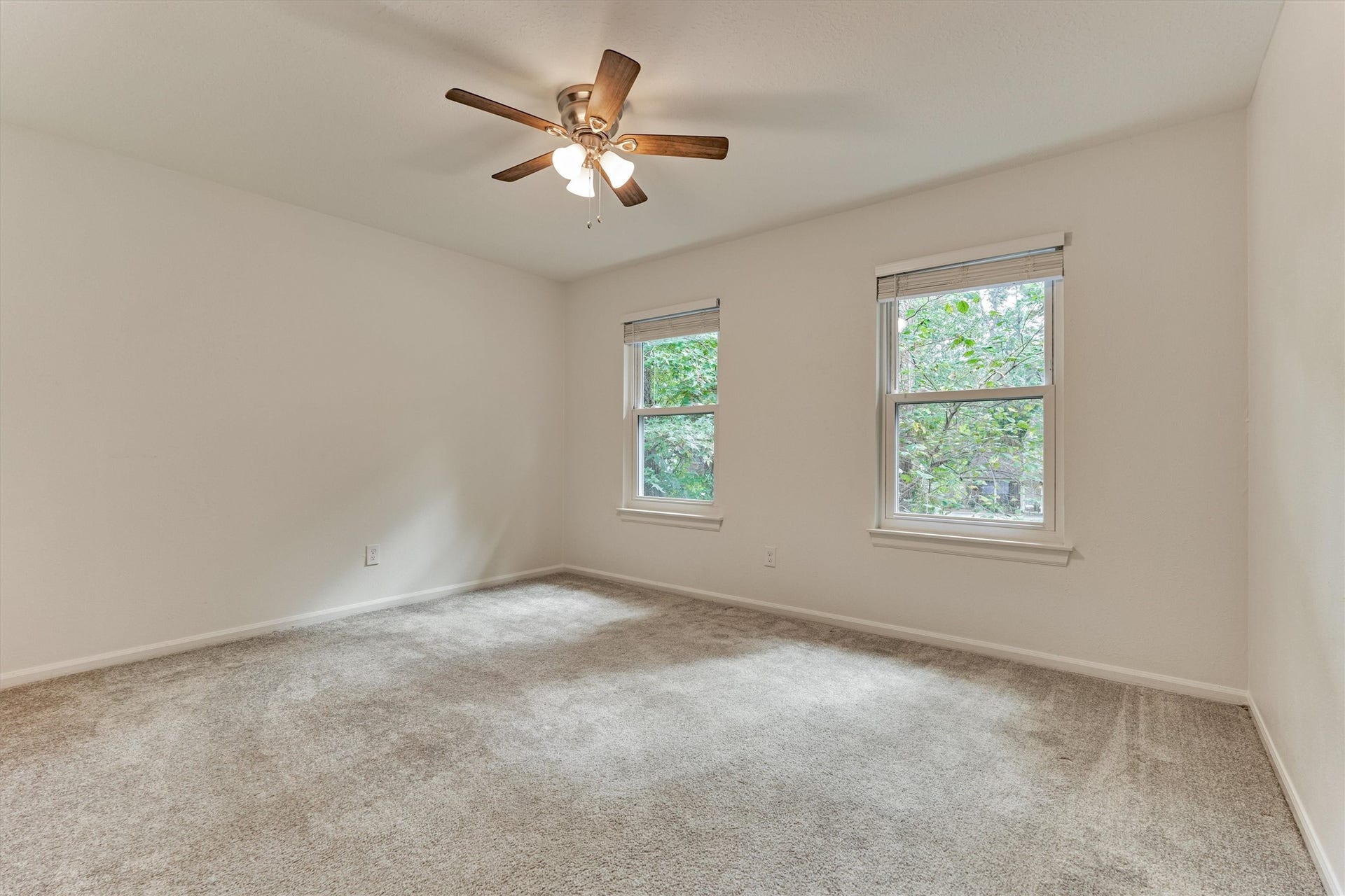 26 Sylvan Forest Drive, The Woodlands, TX 77381 26 Sylvan Forest Drive, The Woodlands, TX 77381