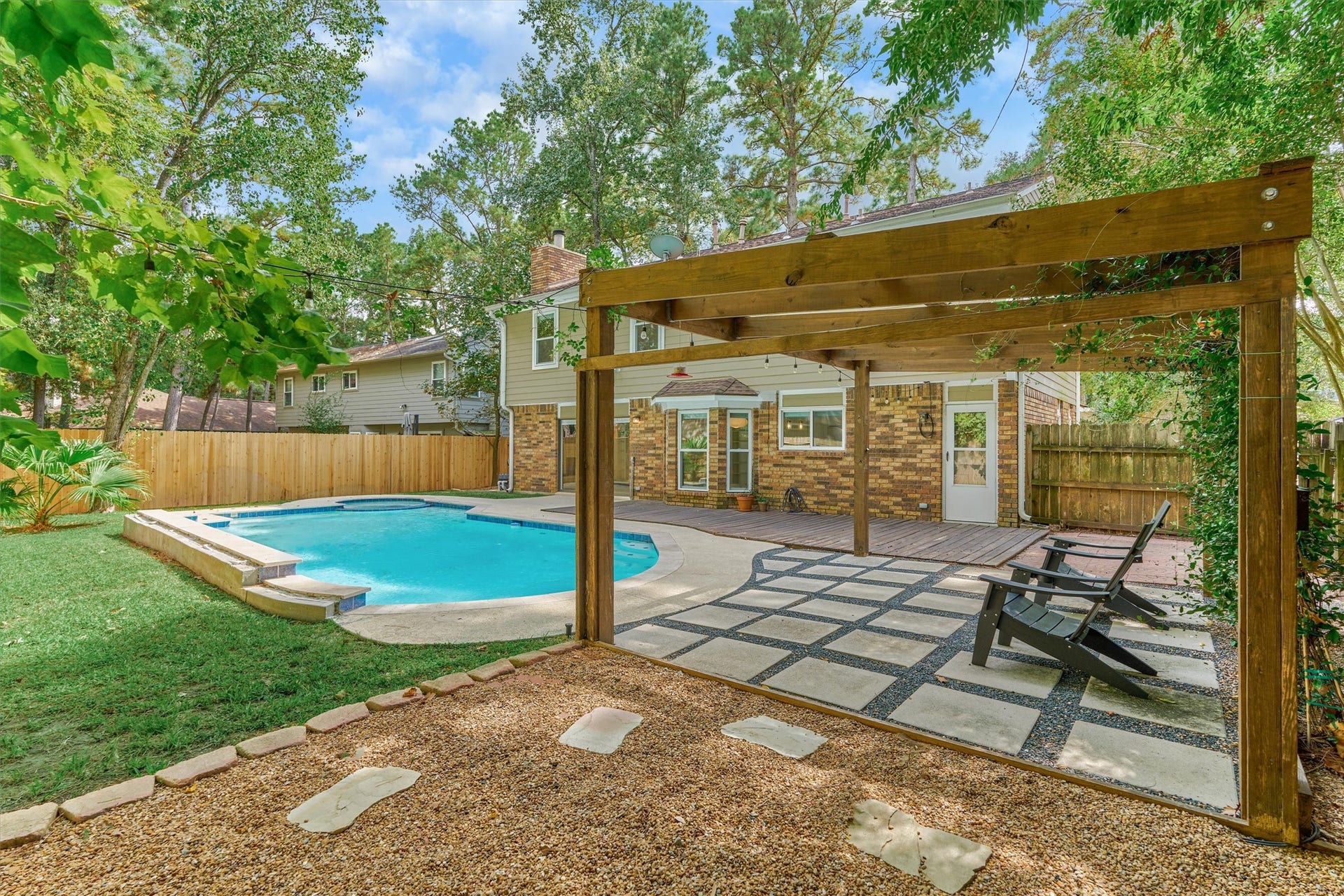 26 Sylvan Forest Drive, The Woodlands, TX 77381 26 Sylvan Forest Drive, The Woodlands, TX 77381