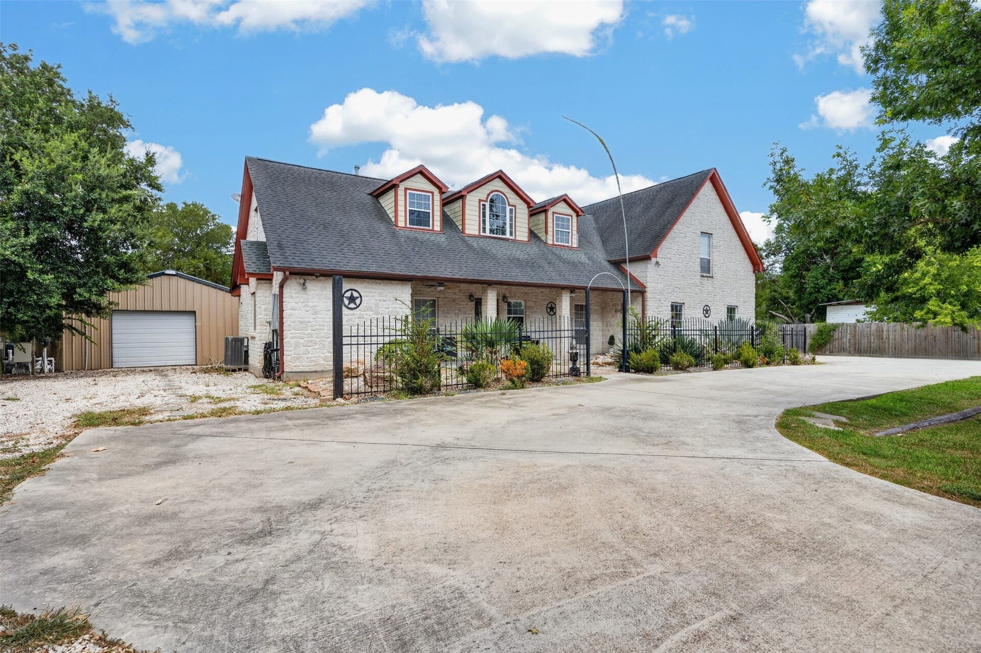 8618 Highway 6, Hitchcock, TX 77563 8618 Highway 6, Hitchcock, TX 77563