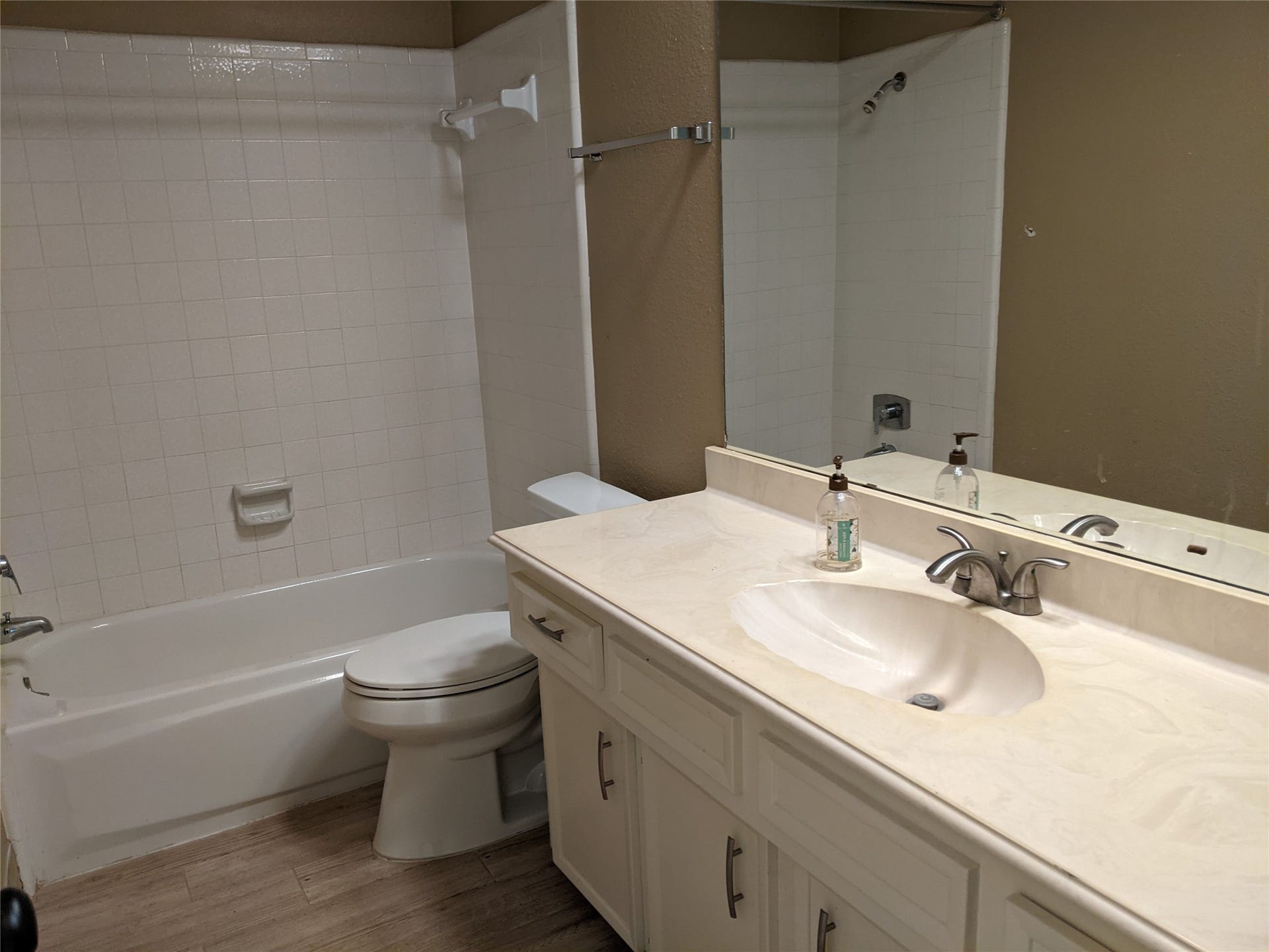 2519 Buffalo Trail, Sugar Land, TX 77479 2519 Buffalo Trail, Sugar Land, TX 77479
