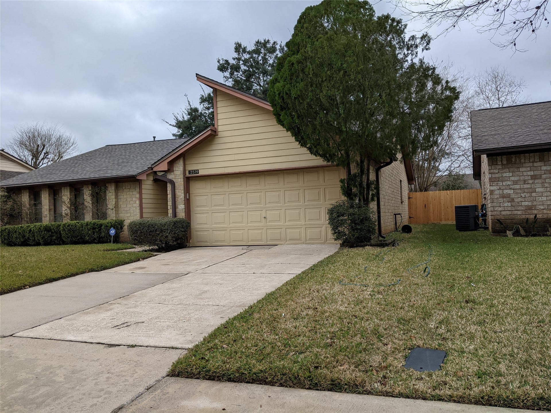 2519 Buffalo Trail, Sugar Land, TX 77479 2519 Buffalo Trail, Sugar Land, TX 77479