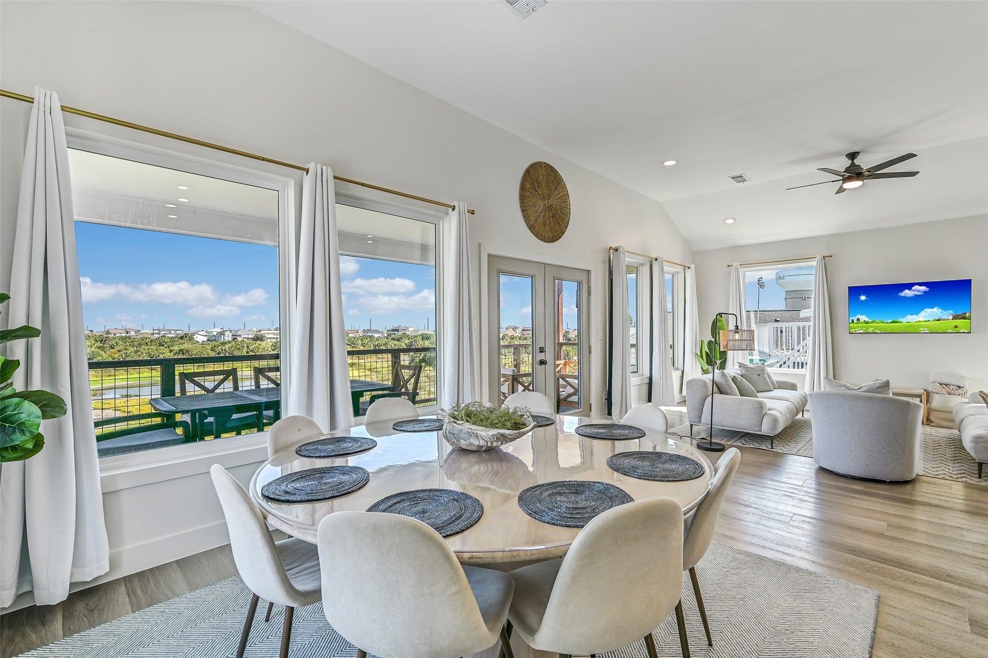 4110 Isla Del Sol, Galveston, TX 77554 4110 Isla Del Sol, Galveston, TX 77554