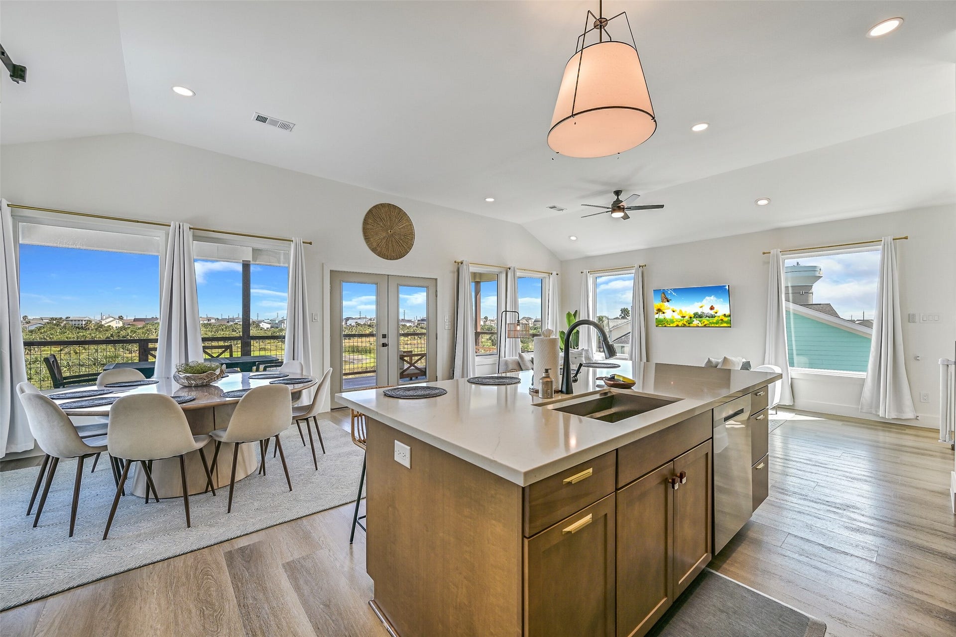 4110 Isla Del Sol, Galveston, TX 77554 4110 Isla Del Sol, Galveston, TX 77554